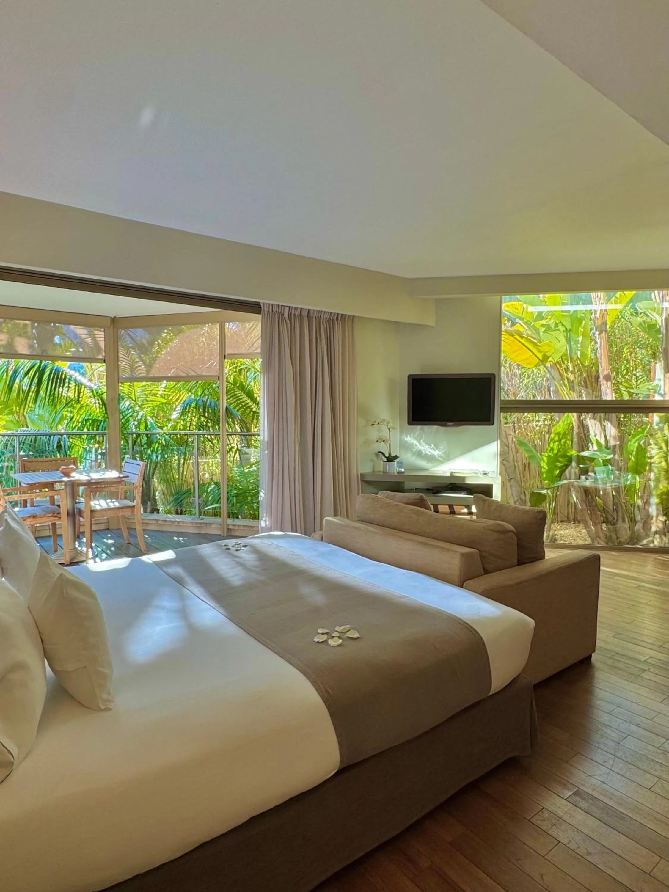 Bed in Cannes Villa St Barth