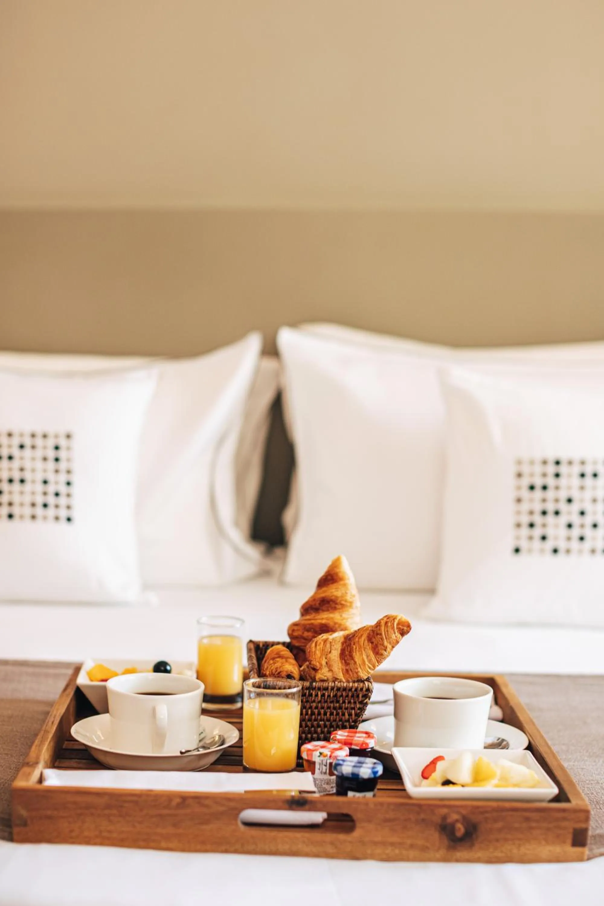 Breakfast in Cannes Villa St Barth