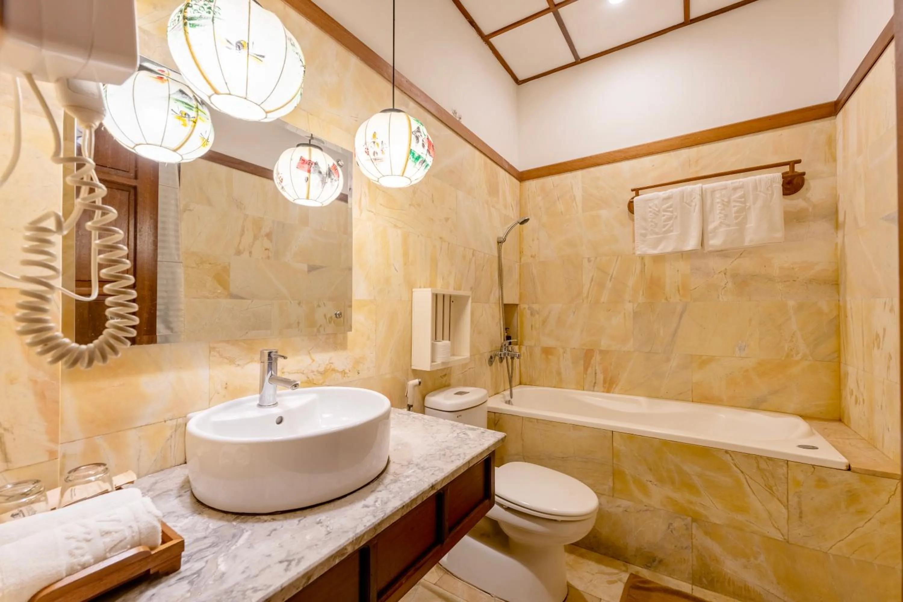 Shower in Thanh Van 1 Hotel