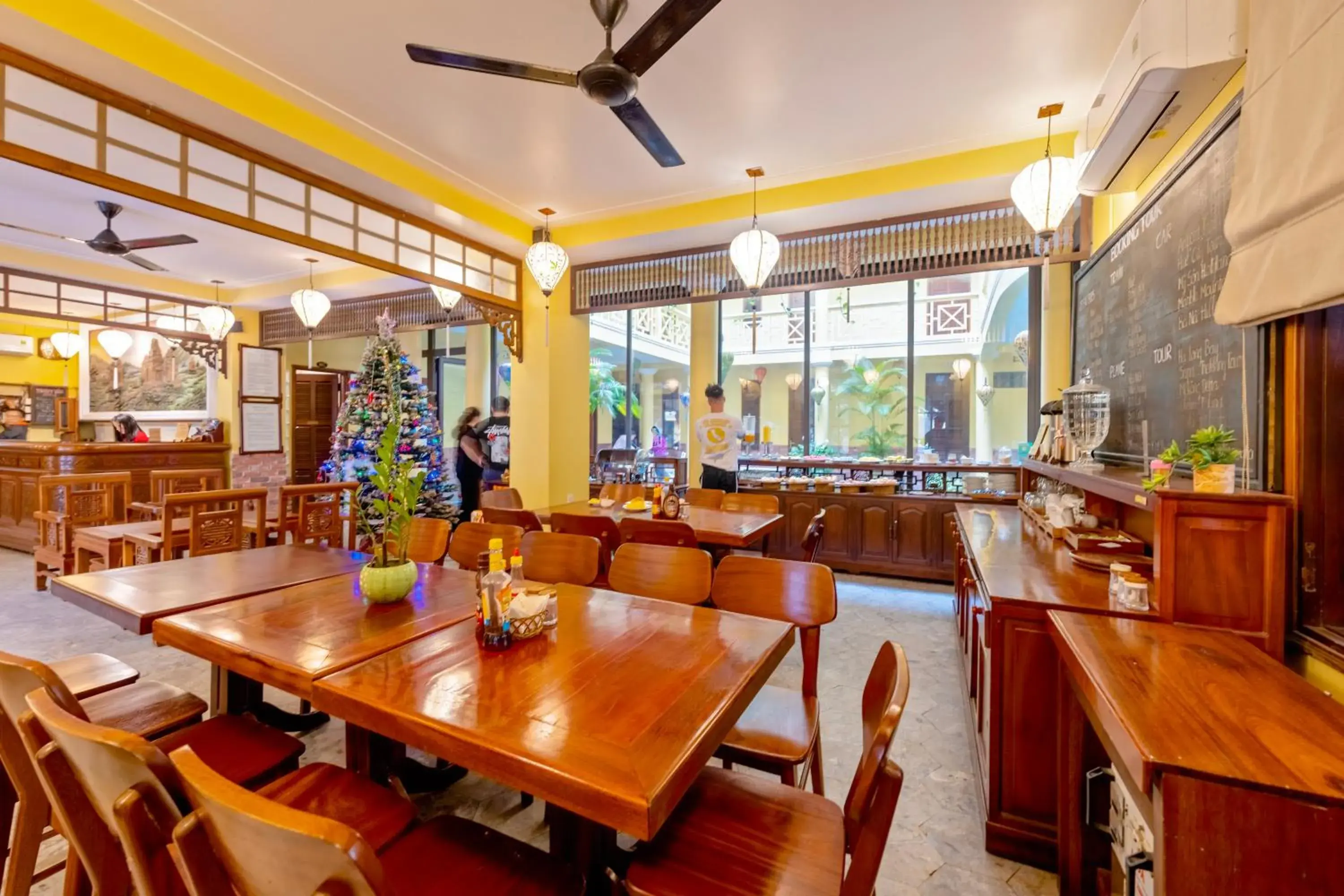 Restaurant/places to eat in Thanh Van 1 Hotel Restaurant/places to eat in Thanh Van 1 Hotel