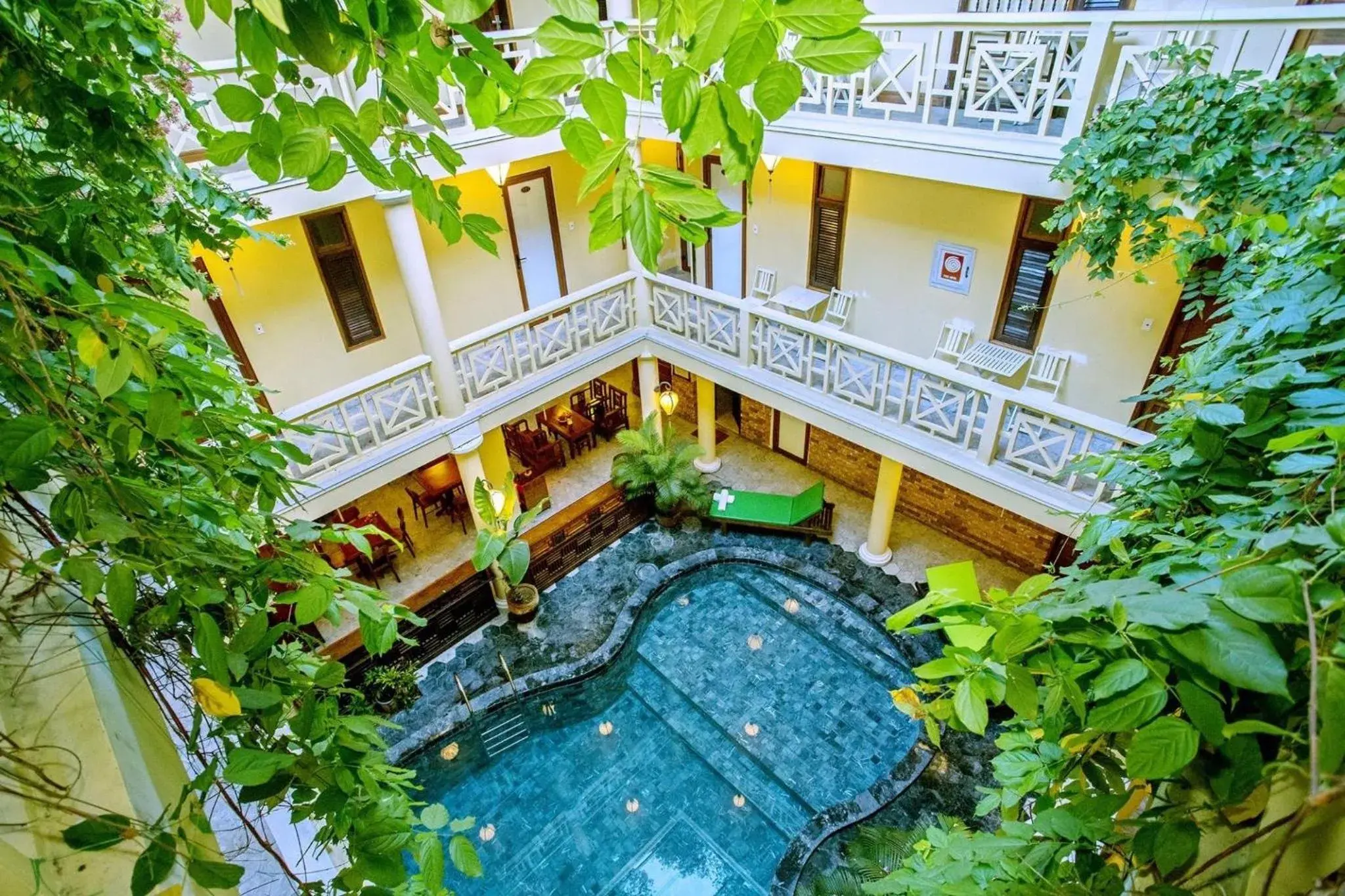 Pool view in Thanh Van 1 Hotel Pool view in Thanh Van 1 Hotel