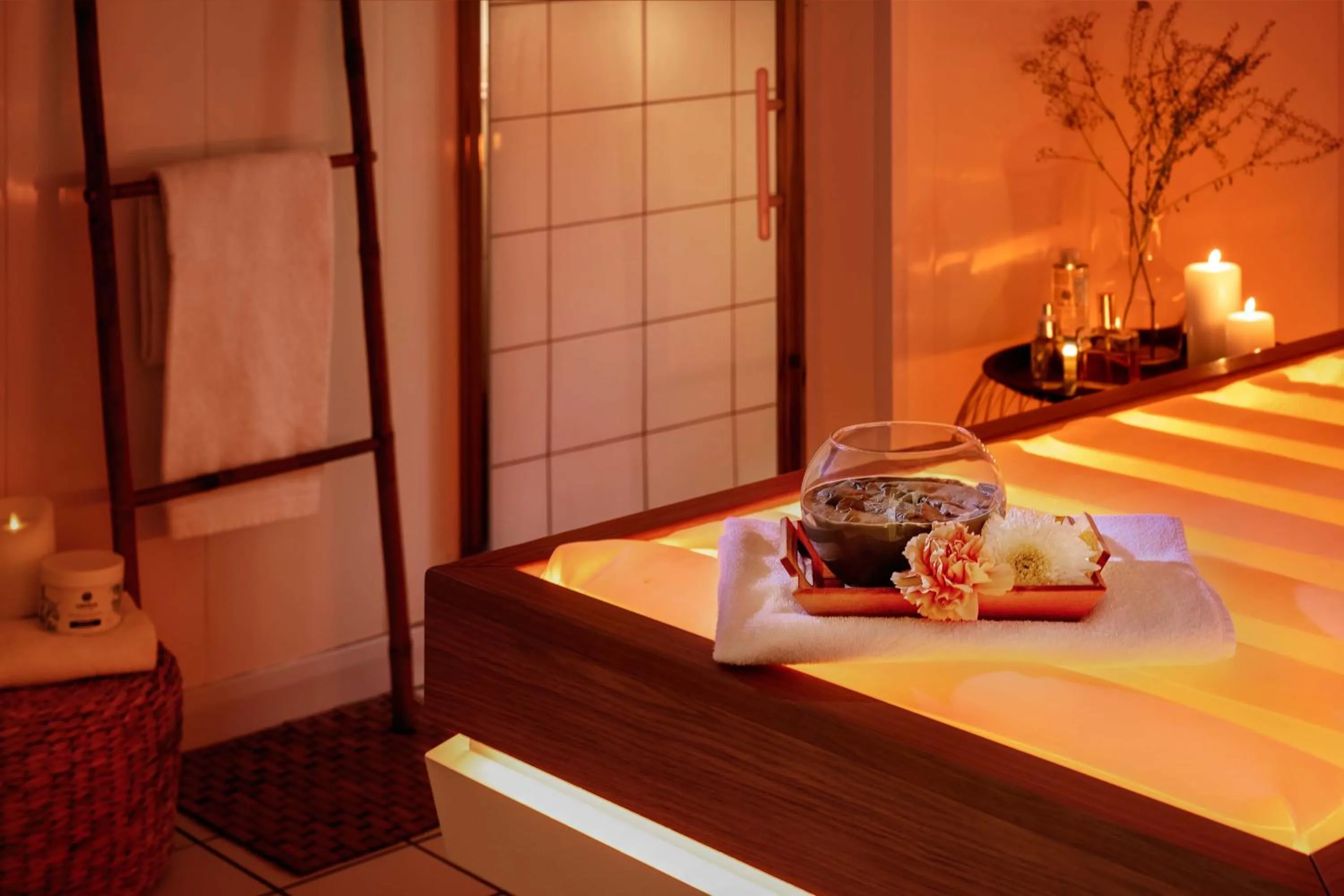 Massage, Bathroom in Première Classe Douarnenez