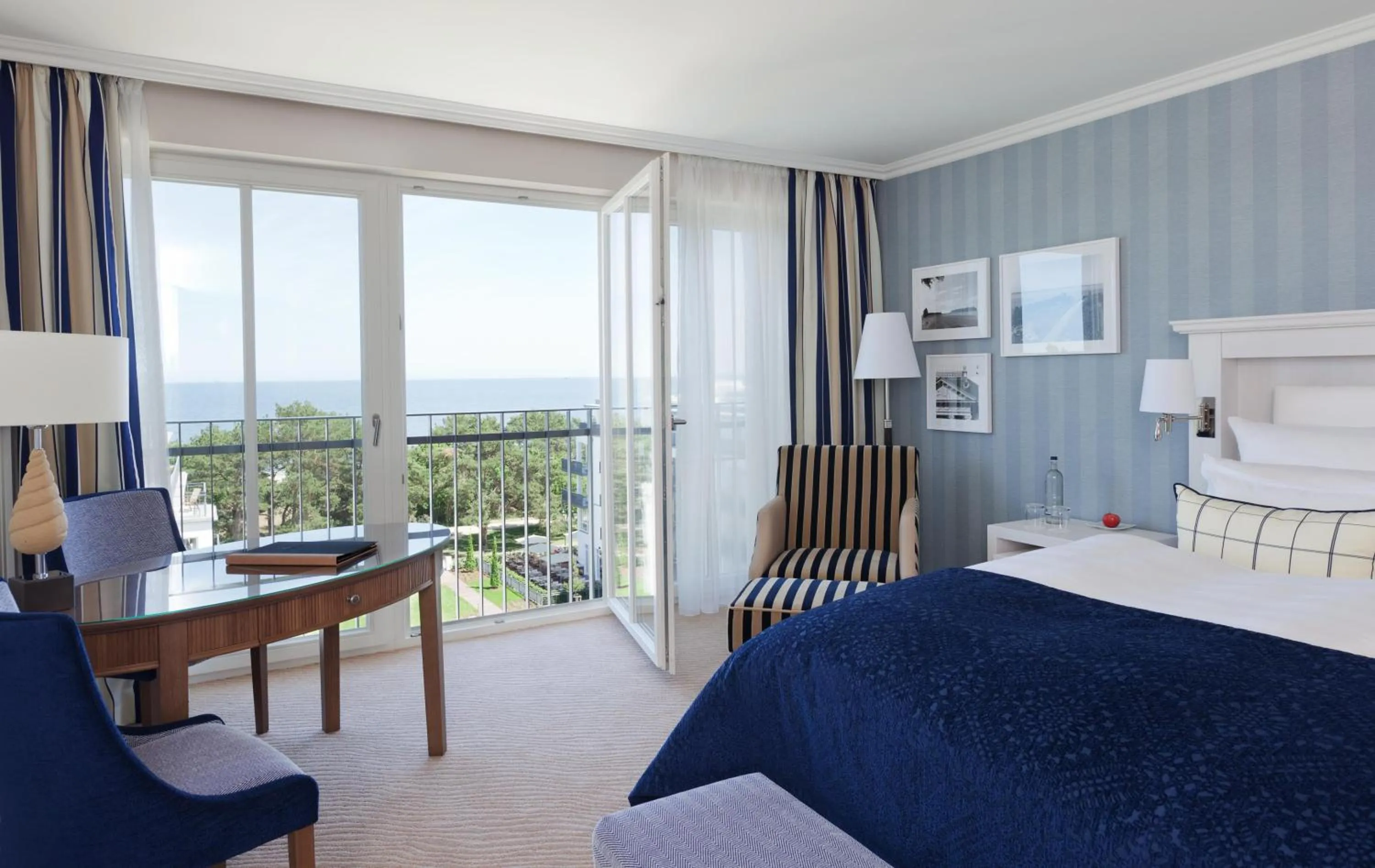 Photo of the whole room, Bed in Steigenberger Grandhotel & Spa Heringsdorf