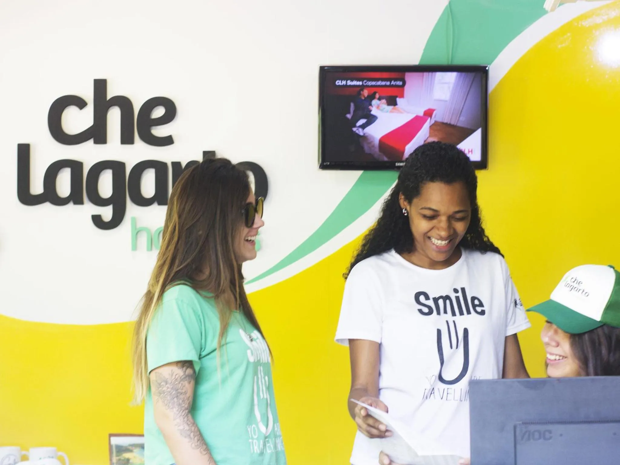 Staff in Che Lagarto Hostel Morro De São Paulo