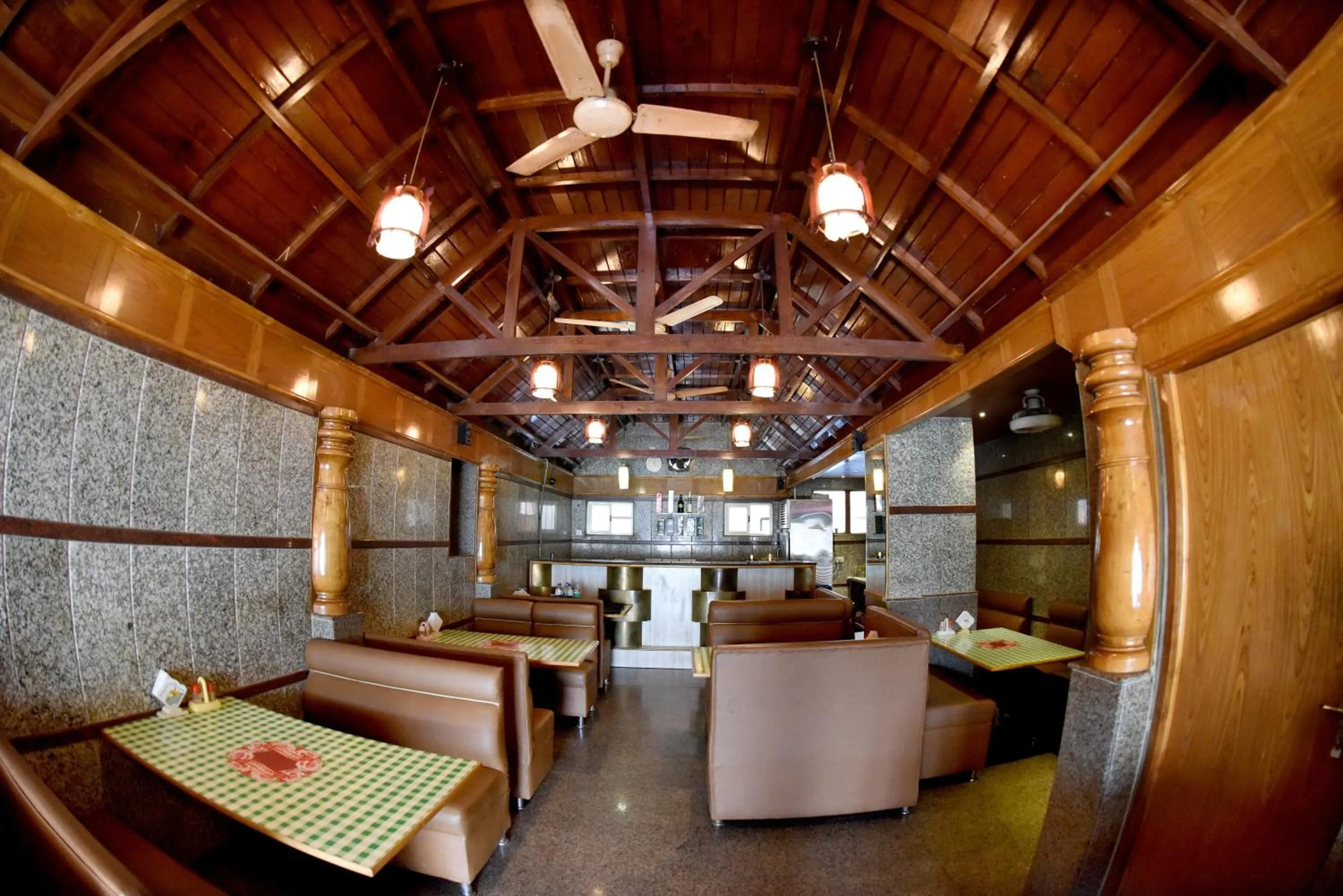 Restaurant/places to eat in Hotel Sharada International