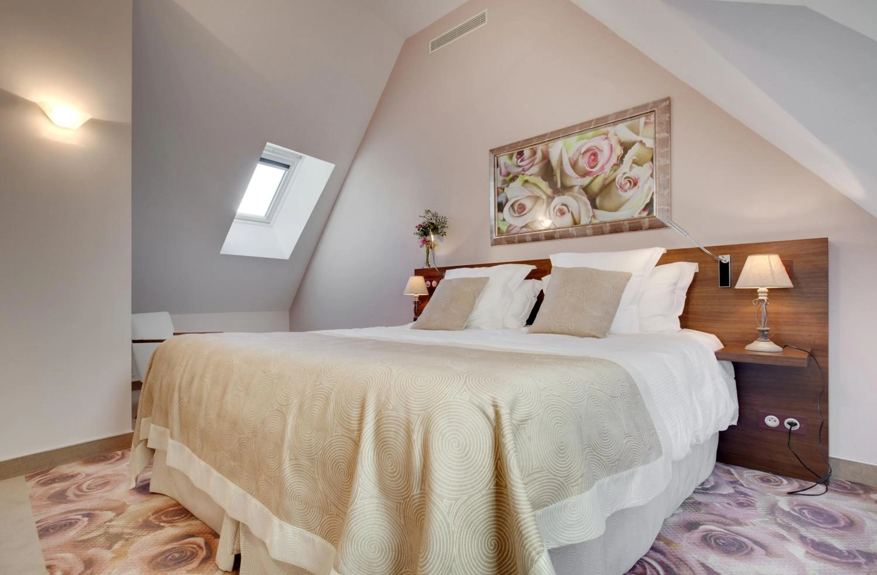 Bed in Hôtel Restaurant Famille Bourgeois "La Cote des Monts Damnés"