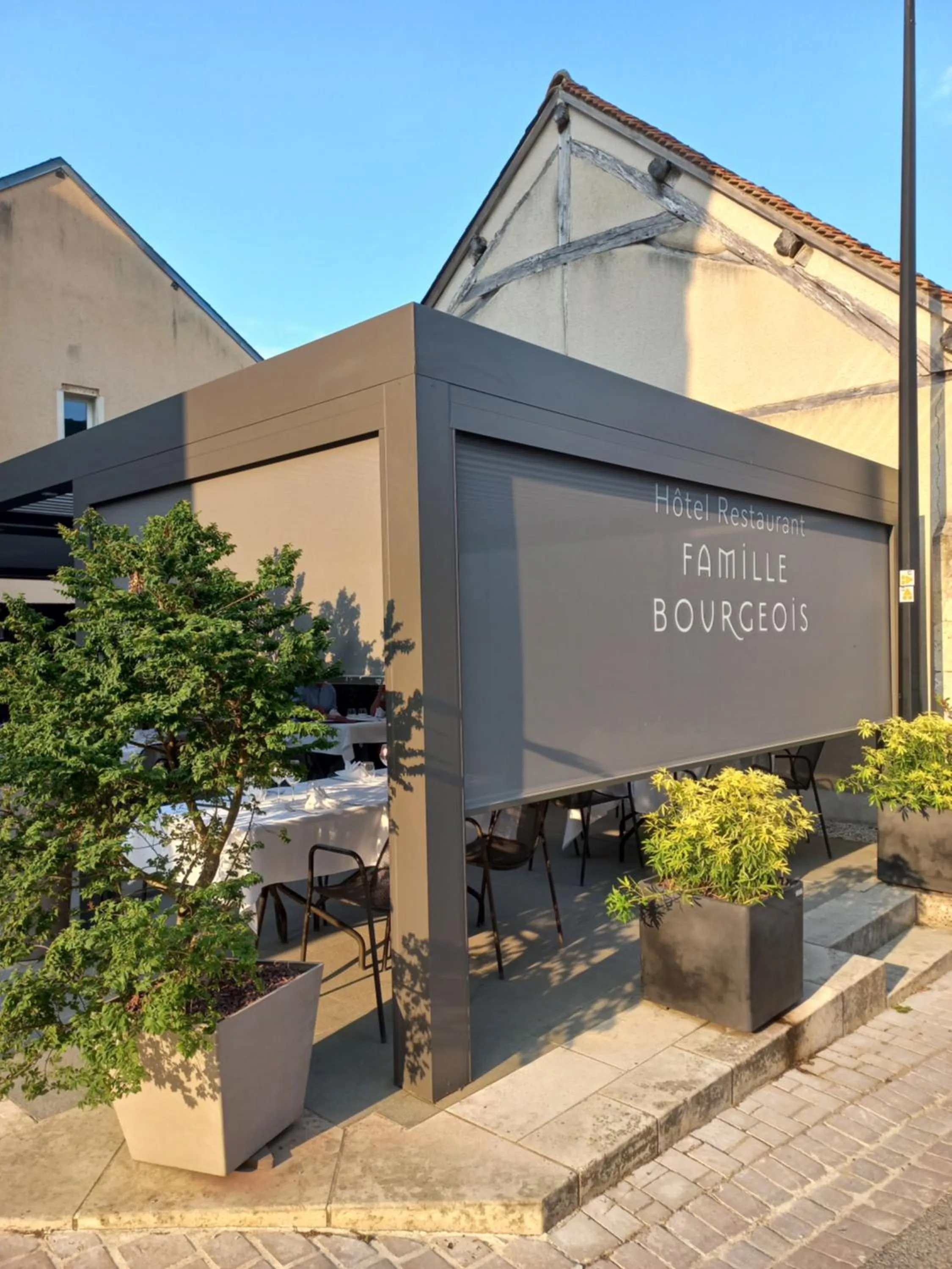 Patio in Hôtel Restaurant Famille Bourgeois "La Cote des Monts Damnés"