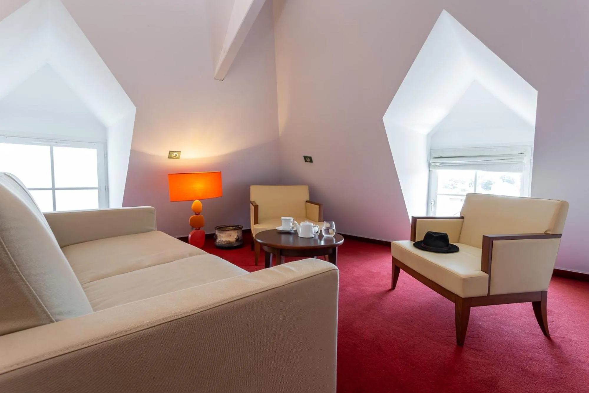 Living room in Hôtel Restaurant Famille Bourgeois "La Cote des Monts Damnés"