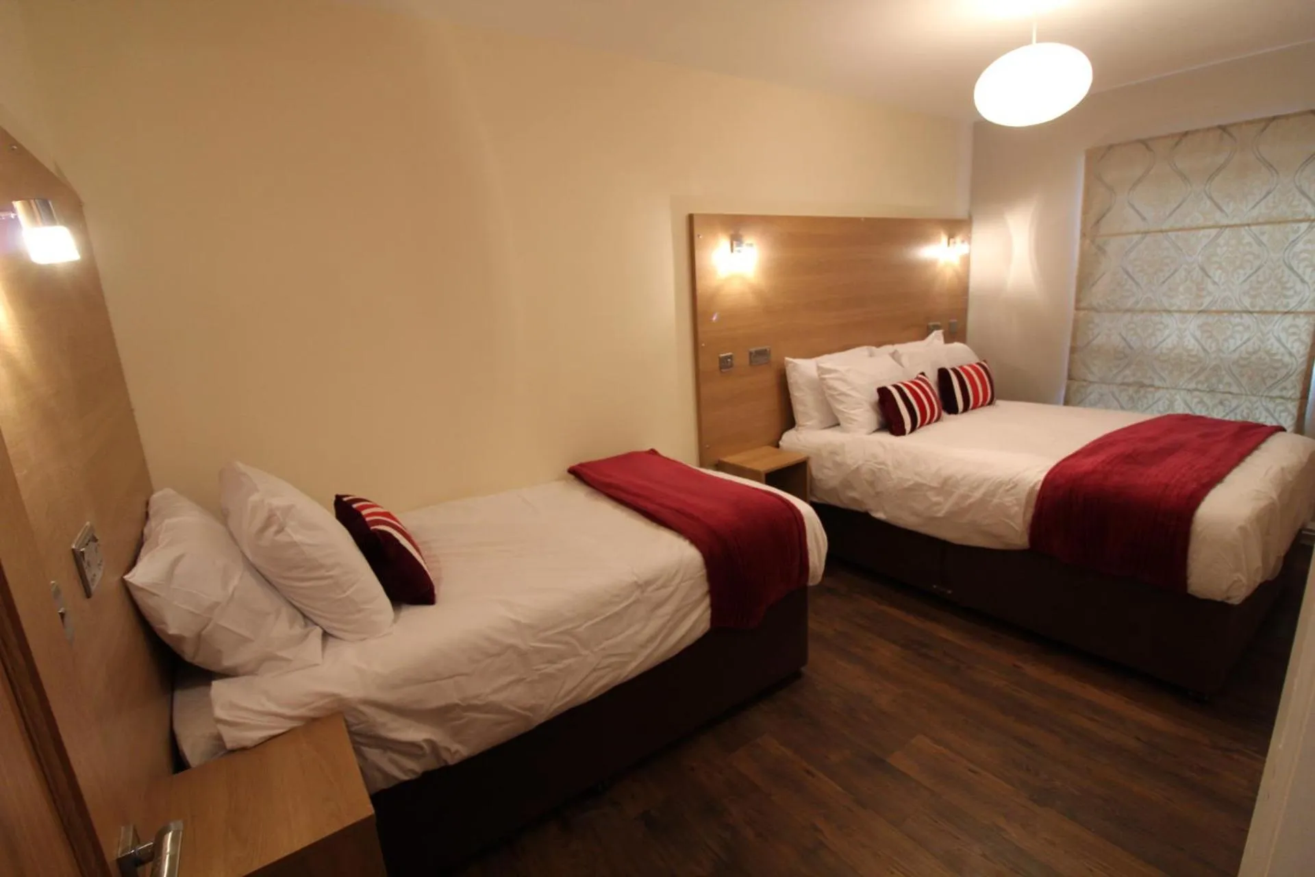 Bed in The Little Maryville - City Centre - Parking - 2BR
