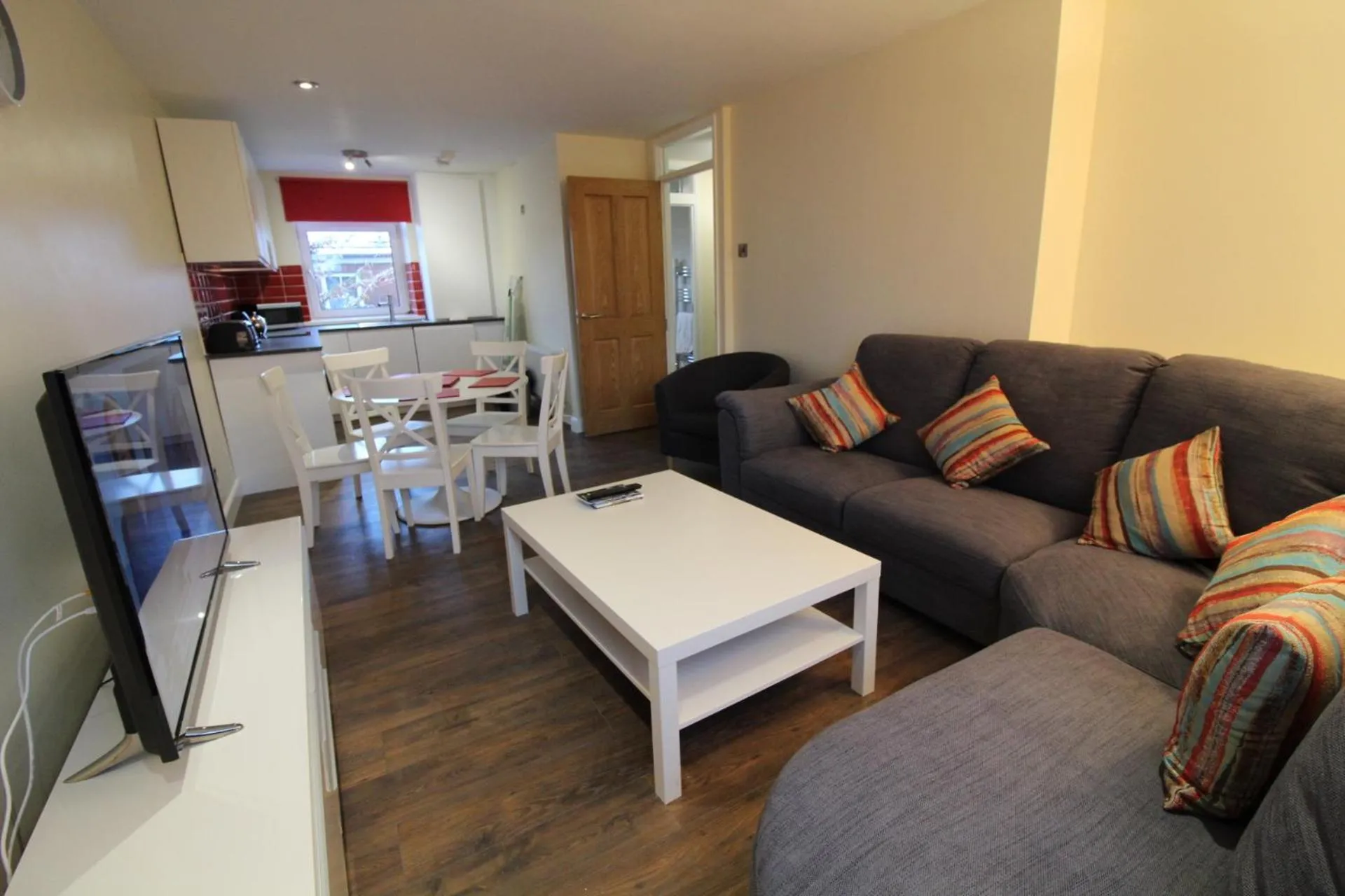 Living room in The Little Maryville - City Centre - Parking - 2BR
