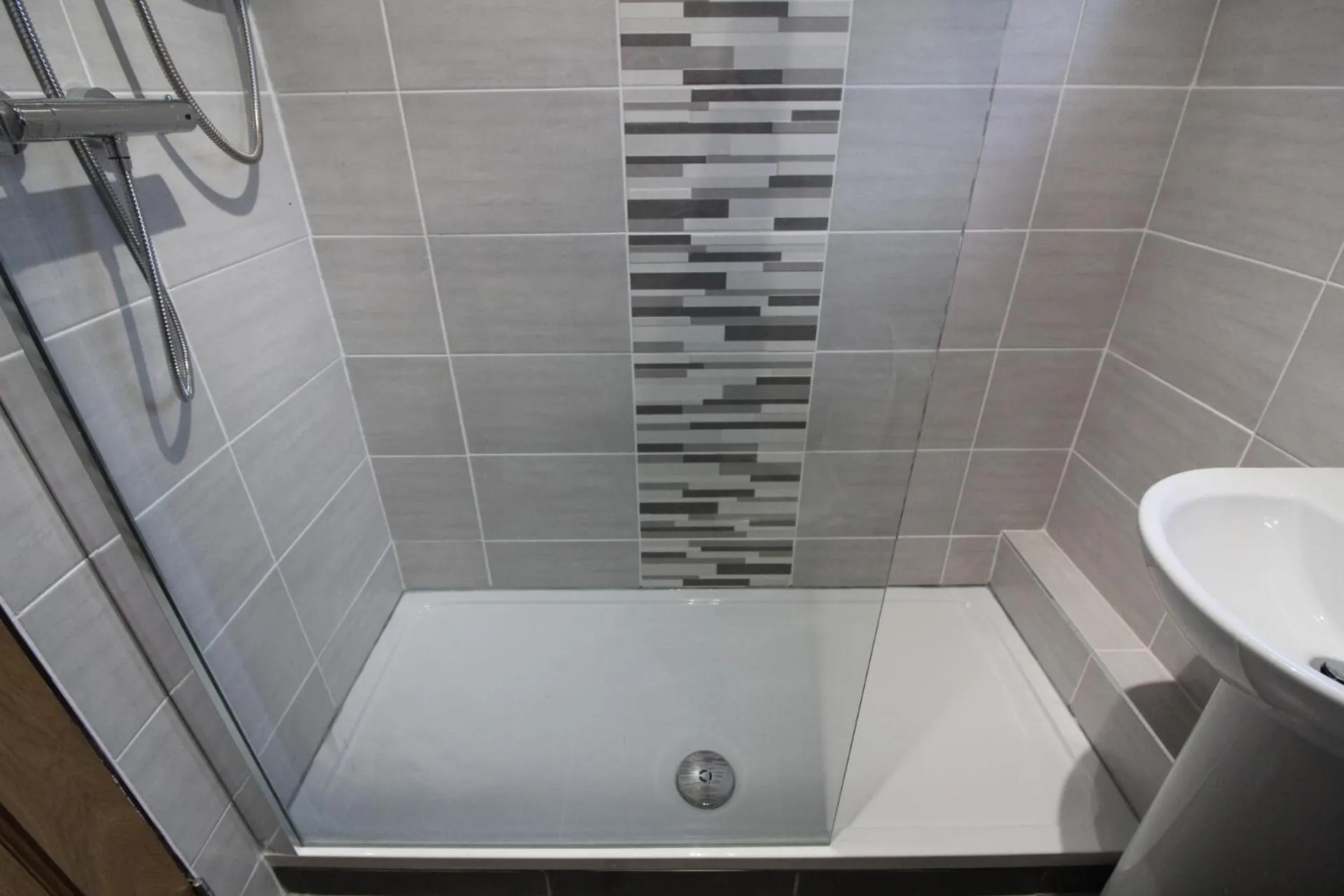 Bathroom in The Little Maryville - City Centre - Parking - 2BR