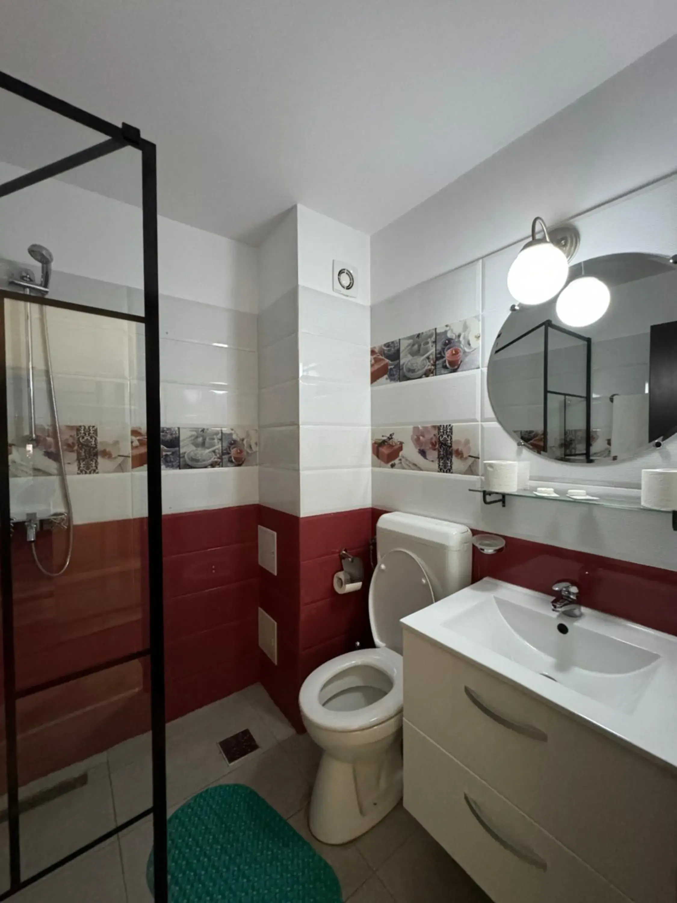 Twin Room with Balcony in FAST Airport Accomodation Twin Room with Balcony in FAST Airport Accomodation