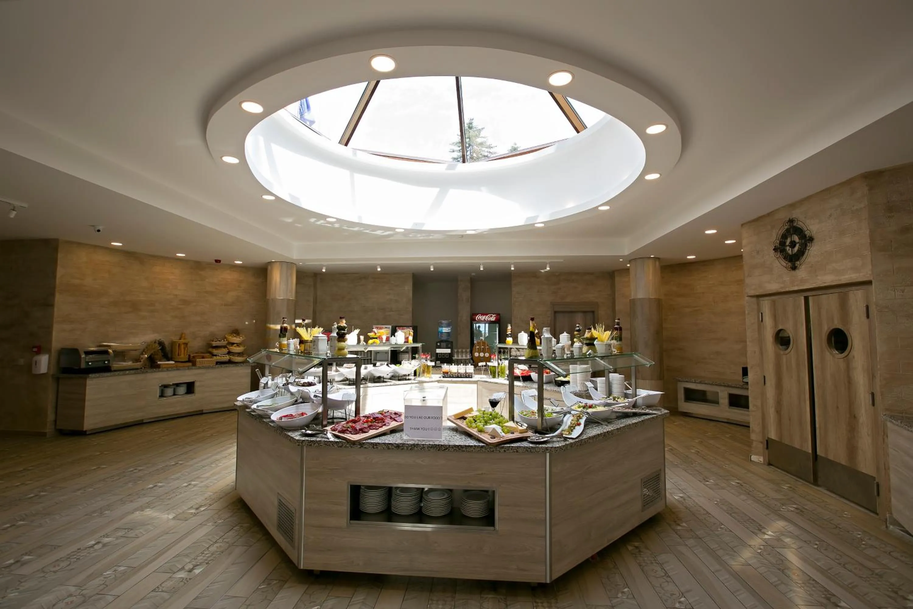 Restaurant/places to eat in Royal Grand Hotel and Spa - All Inclusive and Free beach accsess