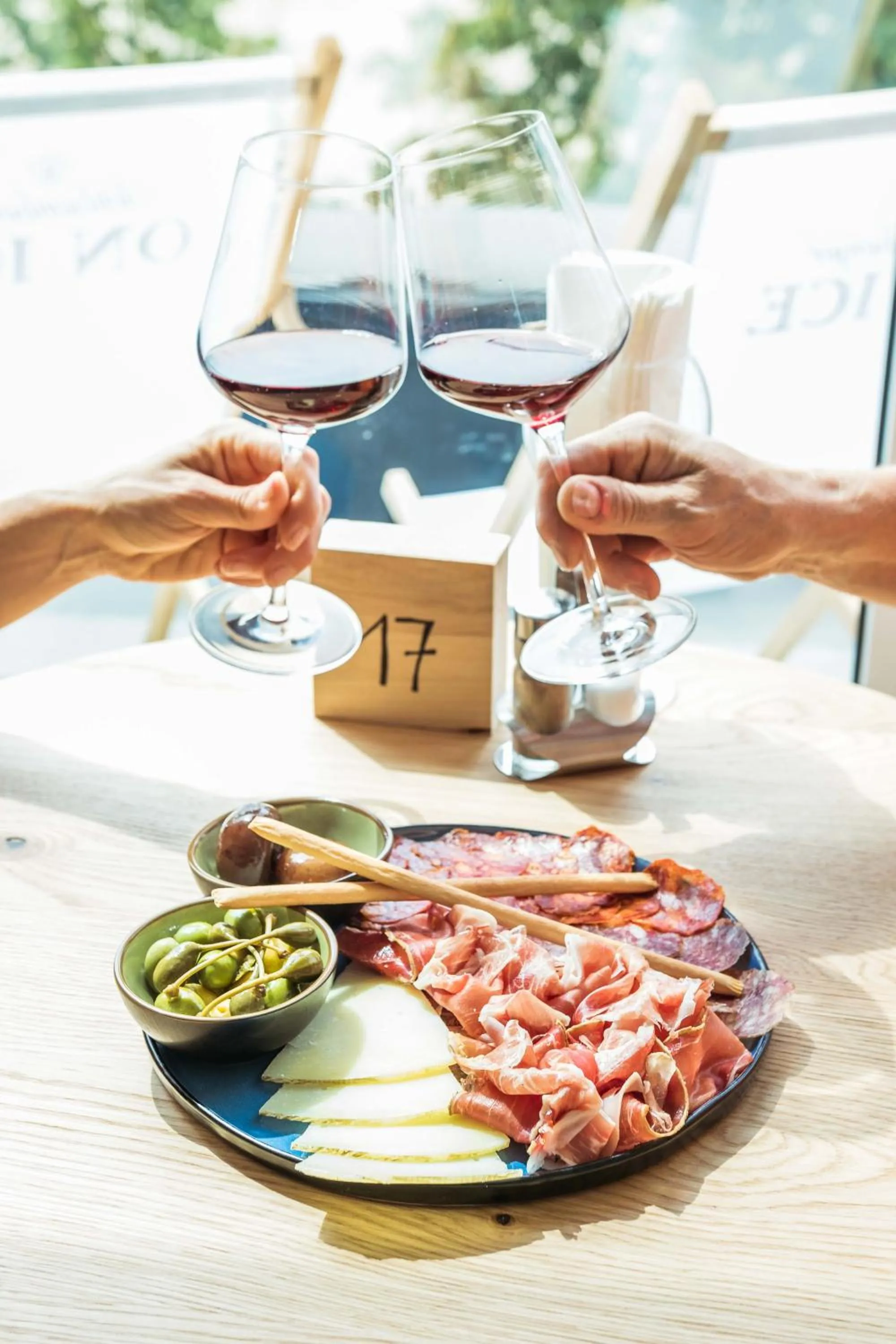 Restaurant/places to eat in Das Alfred