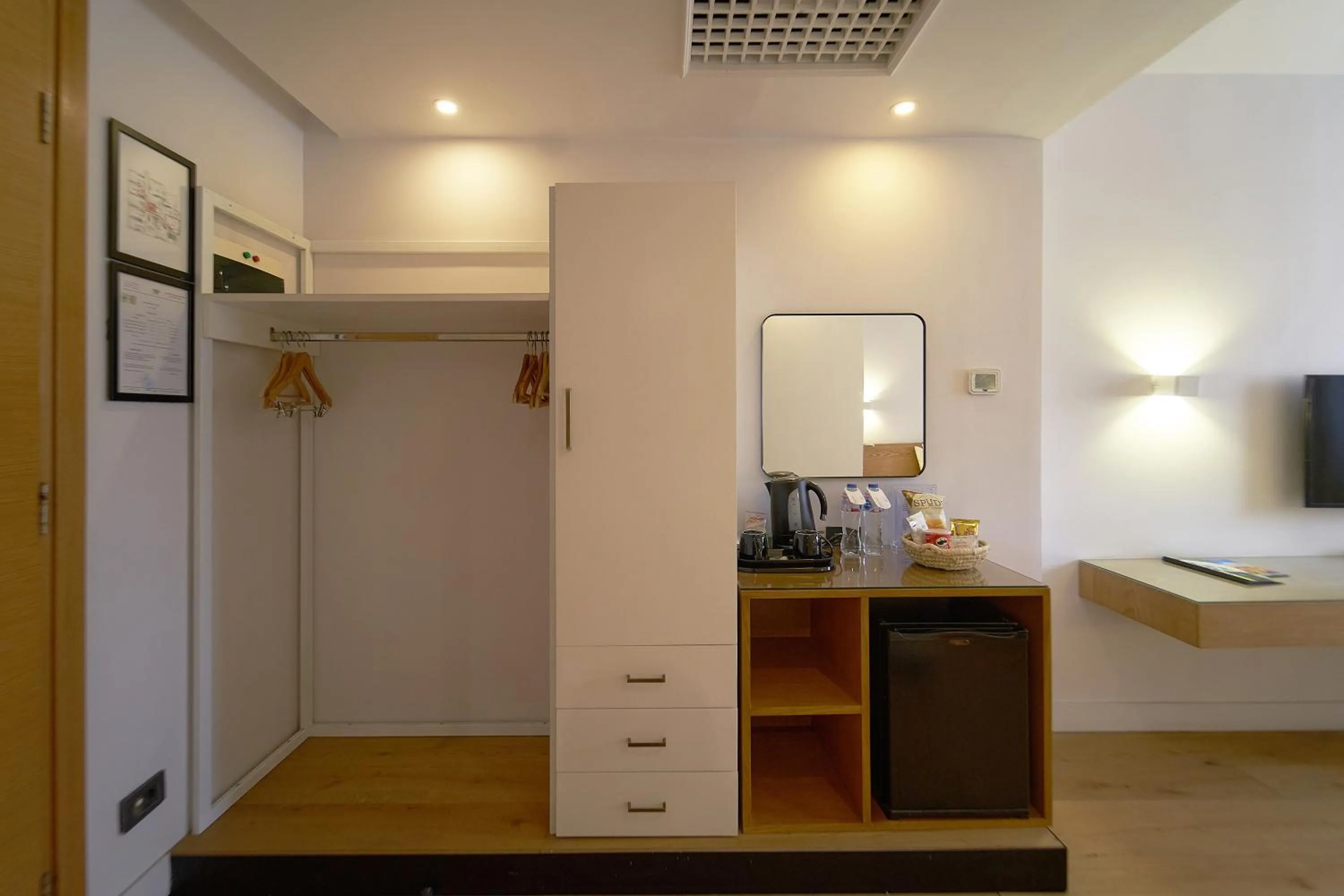 wardrobe in New President Hotel Cairo