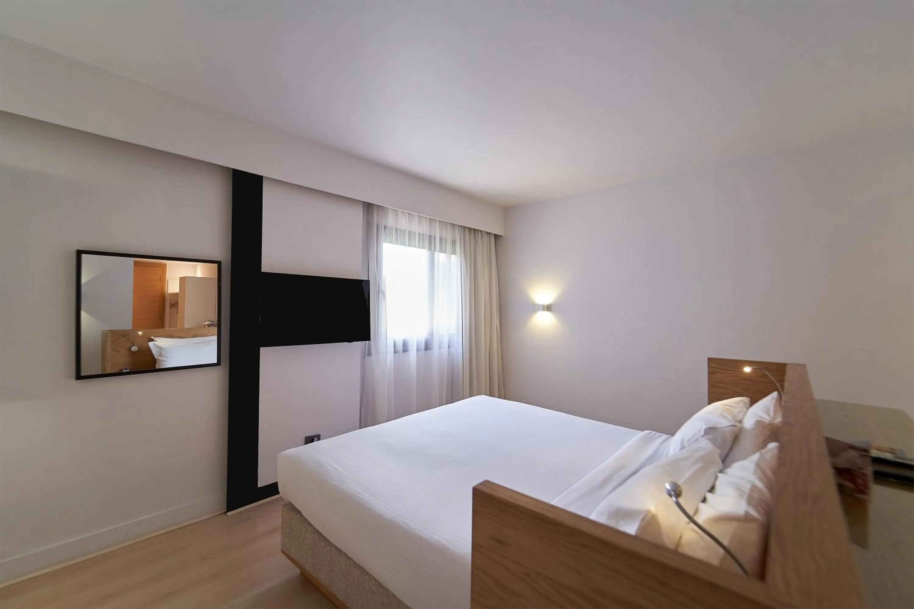 Bed in New President Hotel Cairo