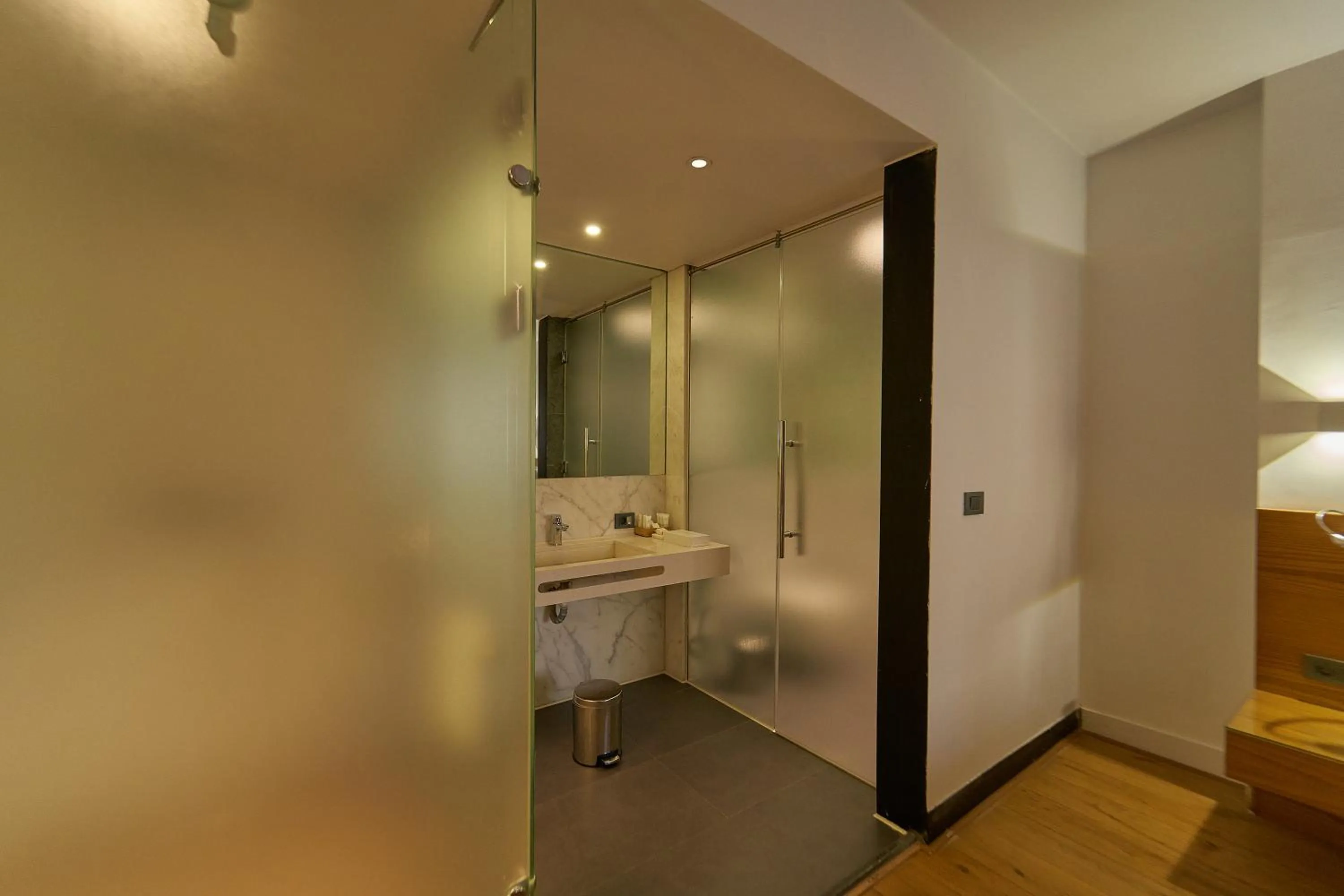 Bathroom in New President Hotel Cairo