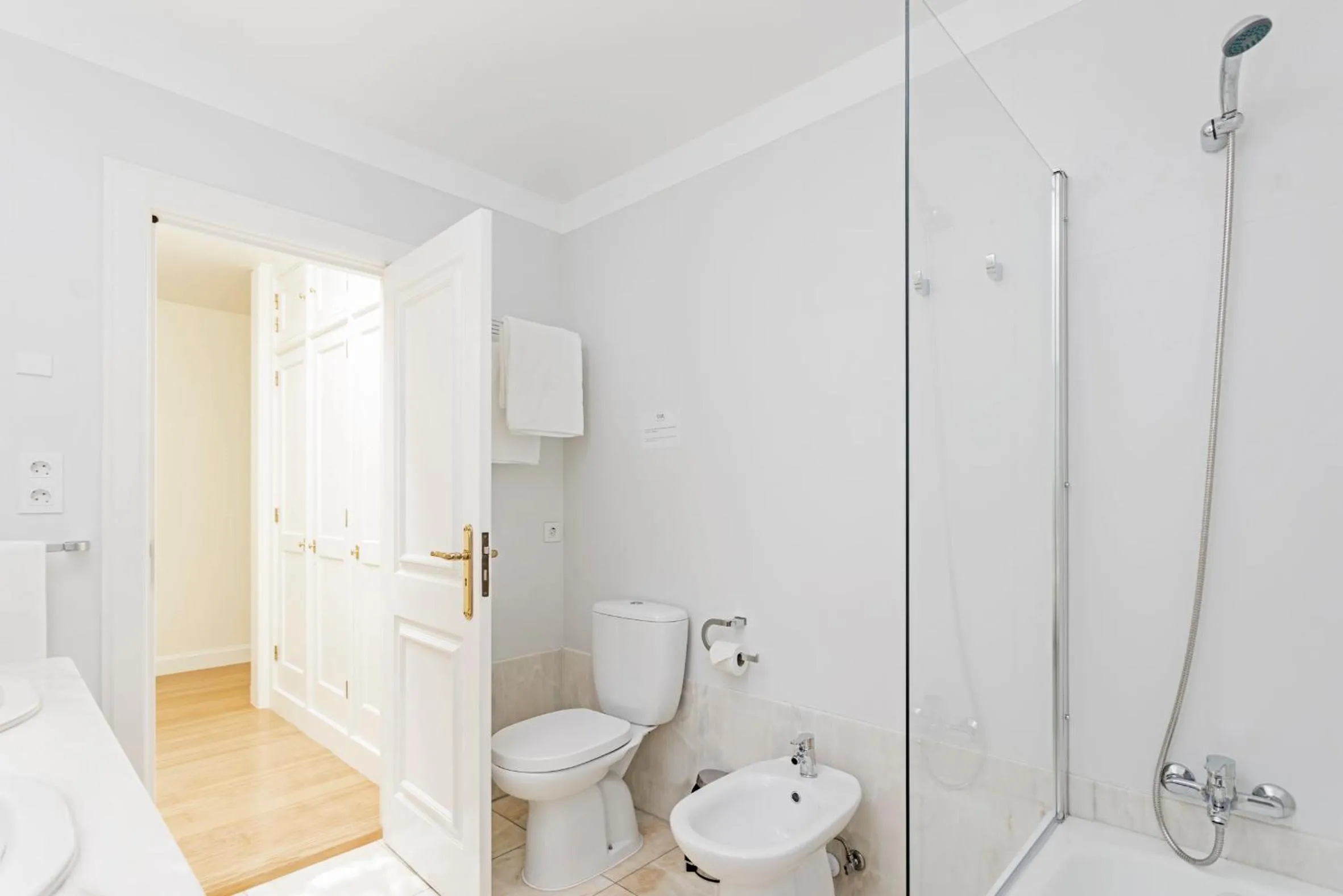 Bathroom in Vila Eucalipto by An Island Apart