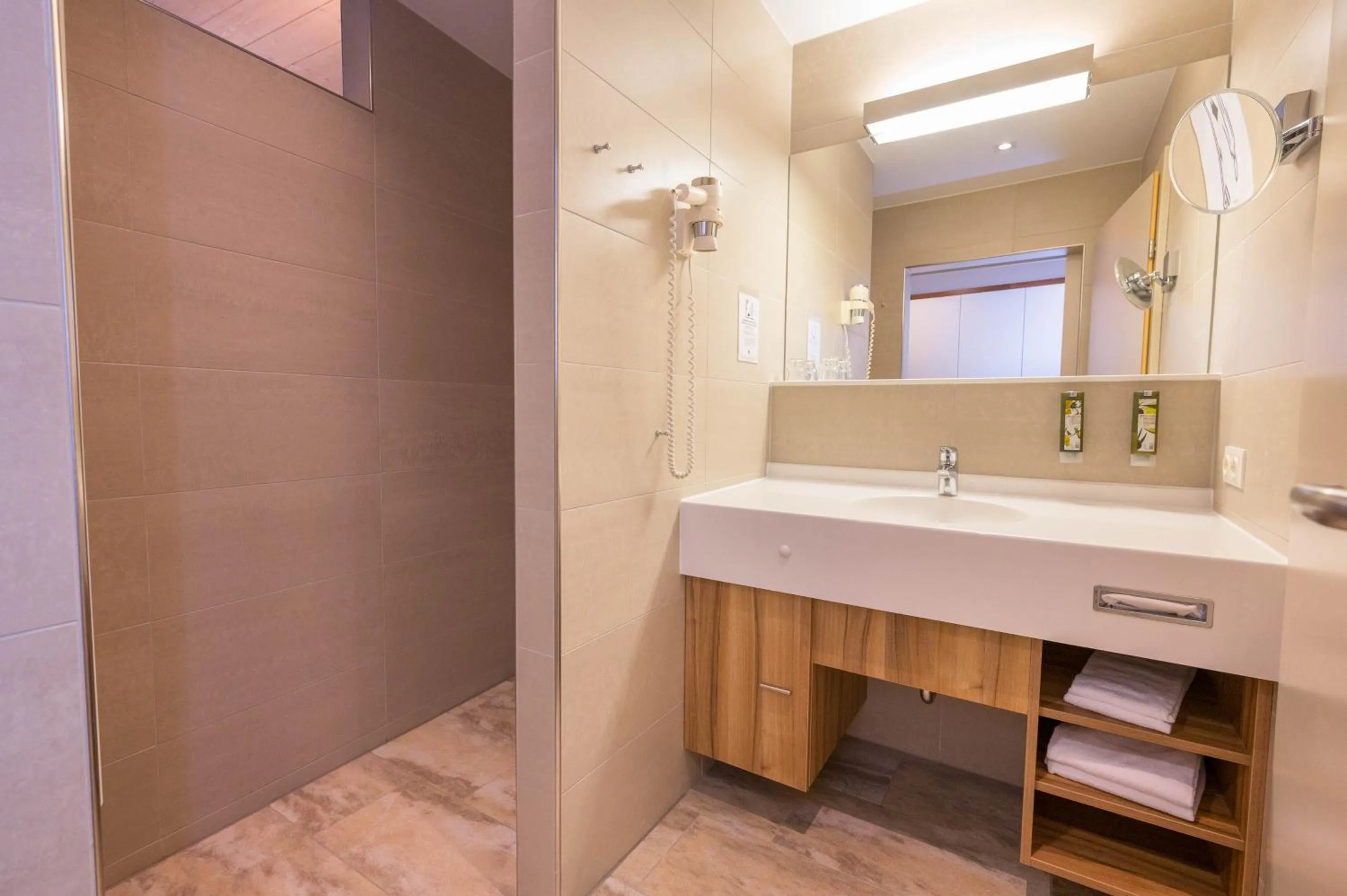 Shower in Allegria Resort Stegersbach - Allegria Hotel