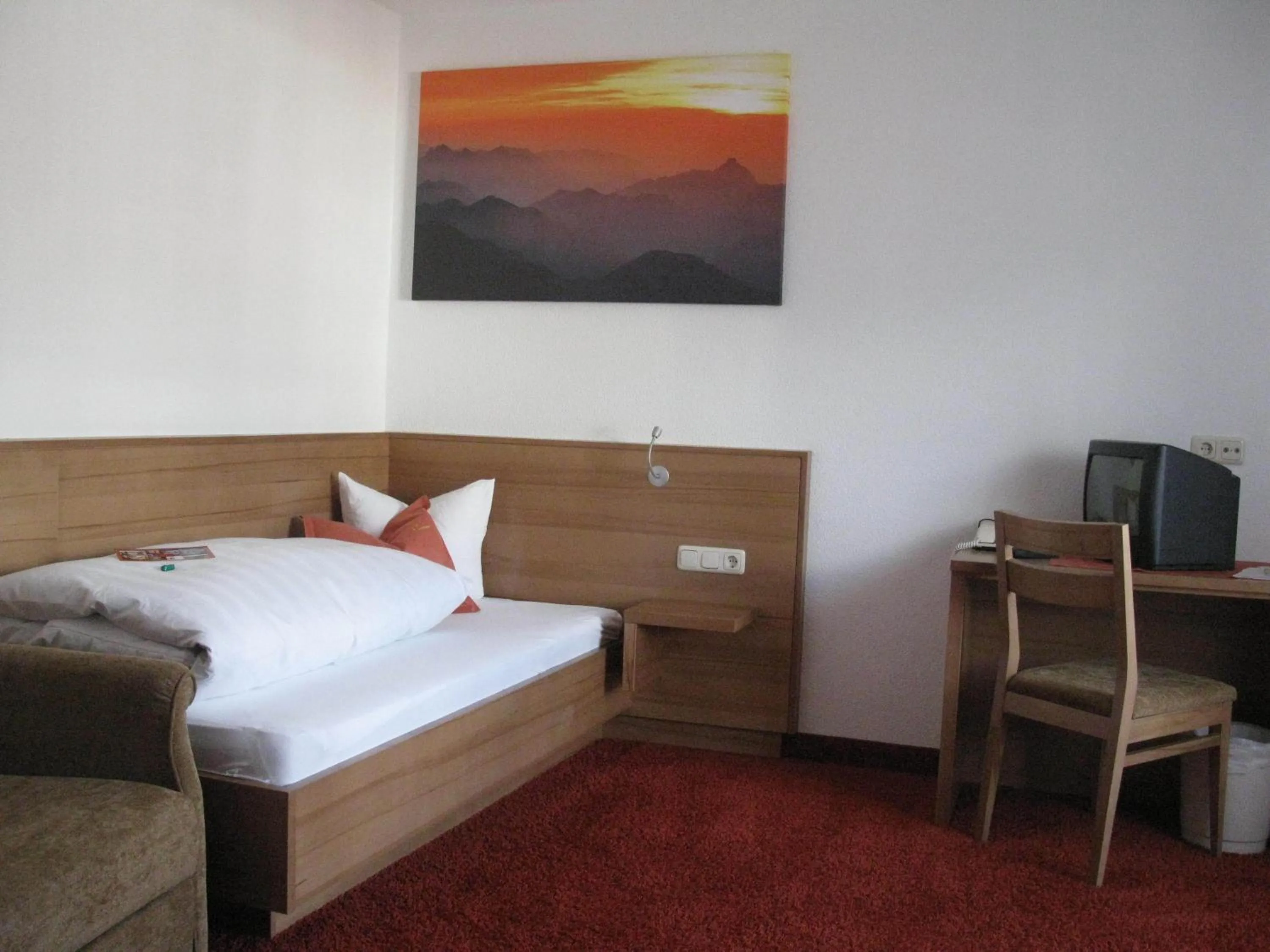 Bed in Hotel Garni Lawens