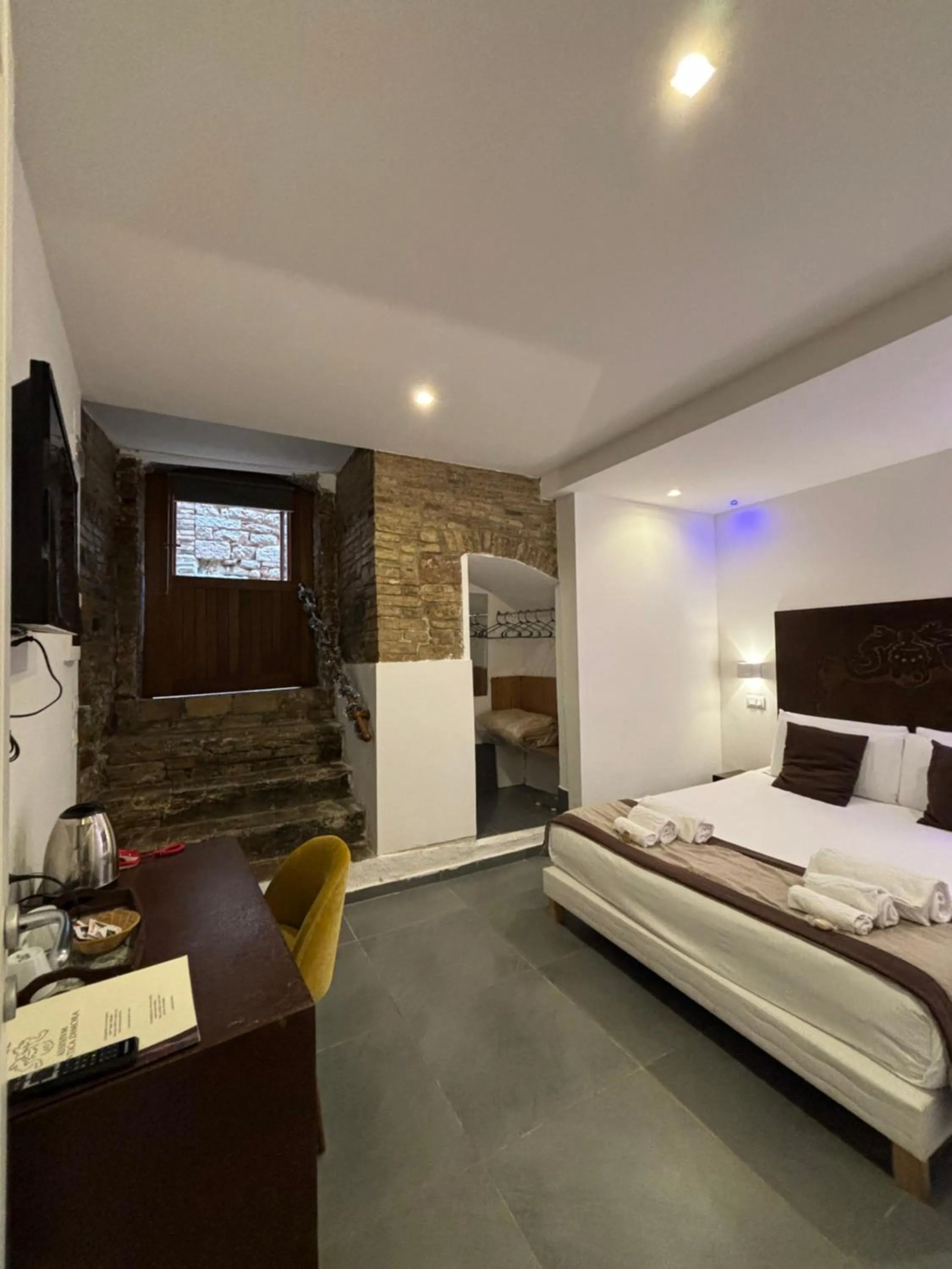 Bedroom, Bed in Hotel Assisivm Antica Dimora AD