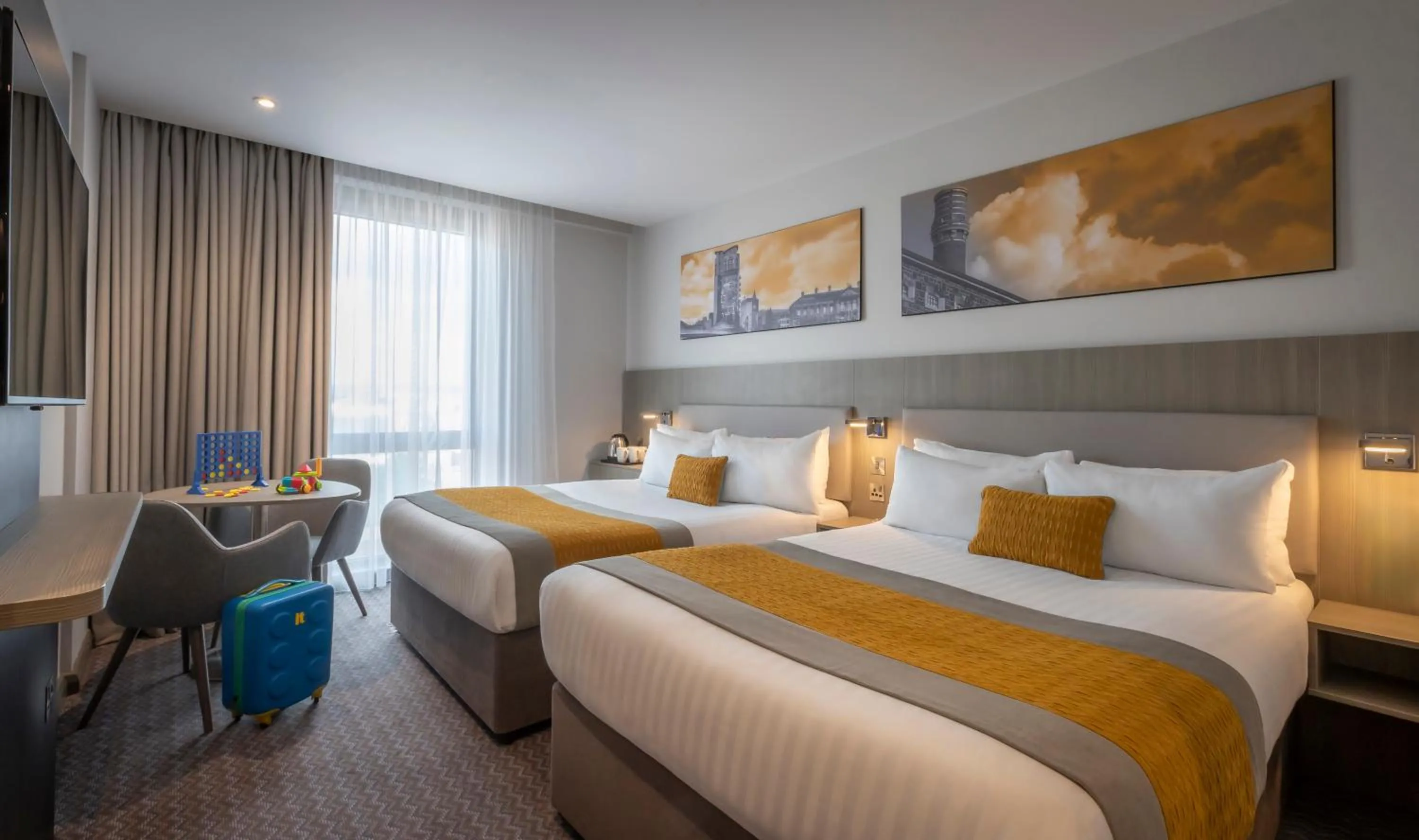 Coffee/tea facilities, Bed in Maldron Hotel Belfast City