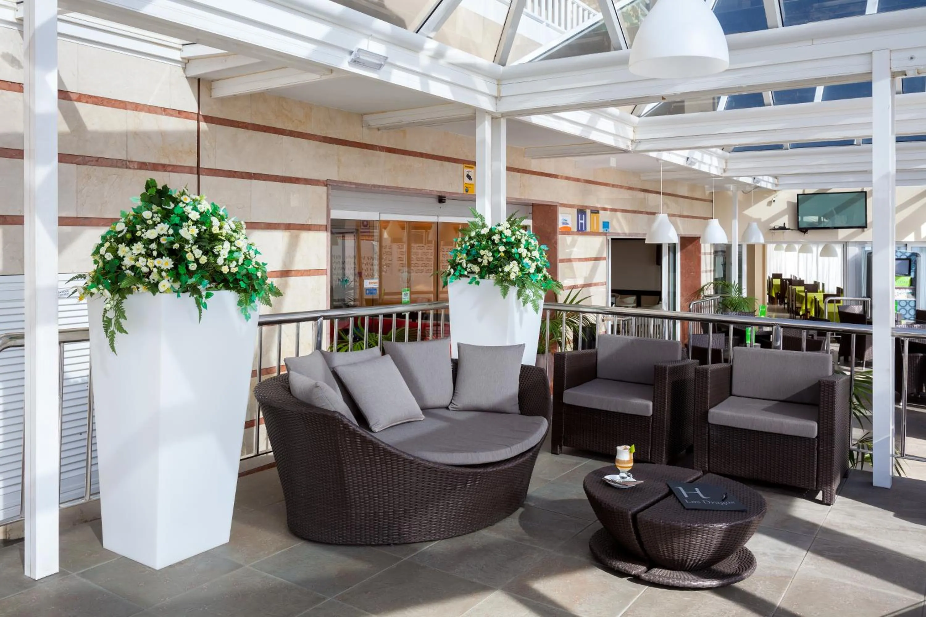 Facade/entrance in Aparthotel Los Dragos del Sur