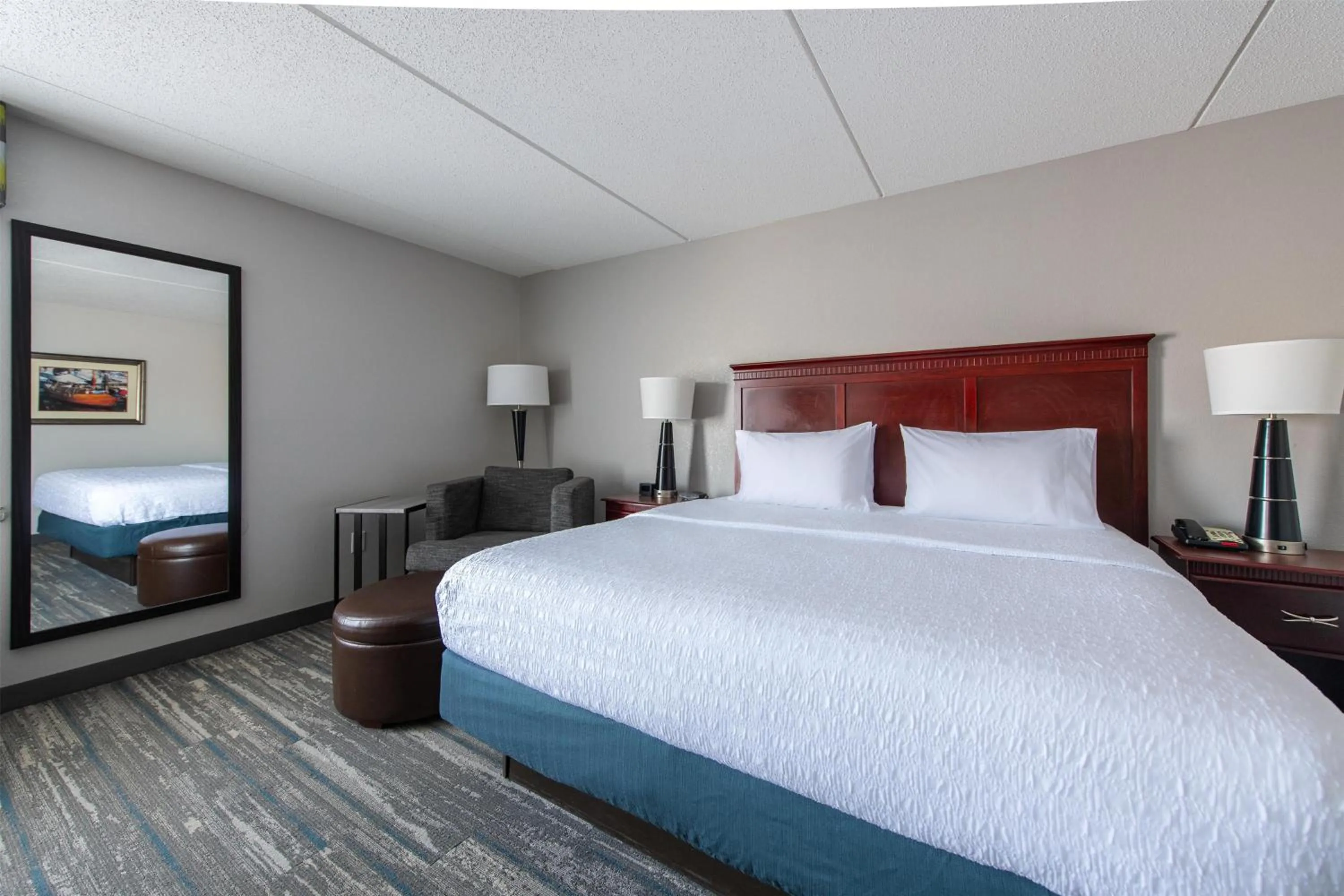 Bed in Hampton Inn Newport News-Yorktown