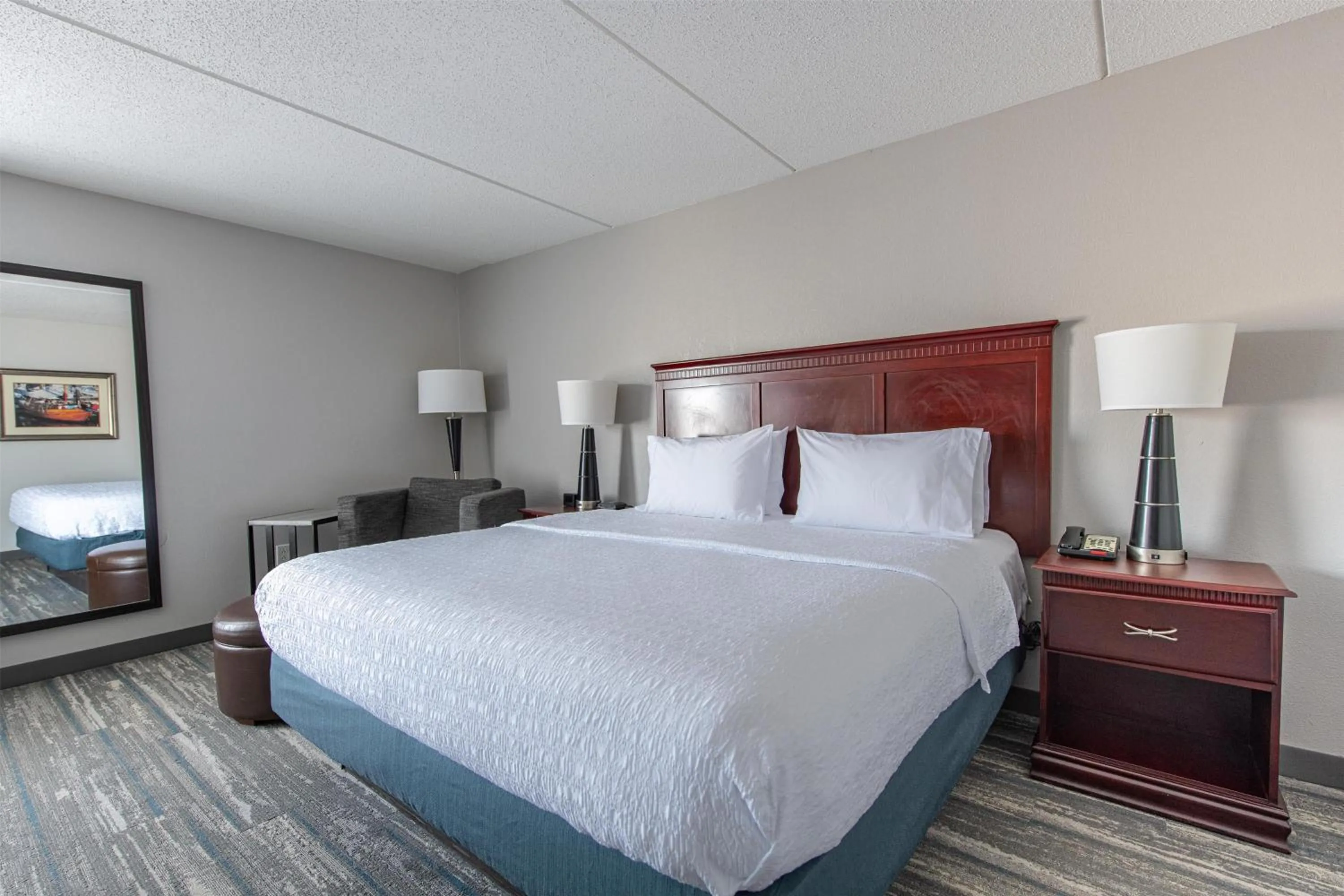Bed in Hampton Inn Newport News-Yorktown