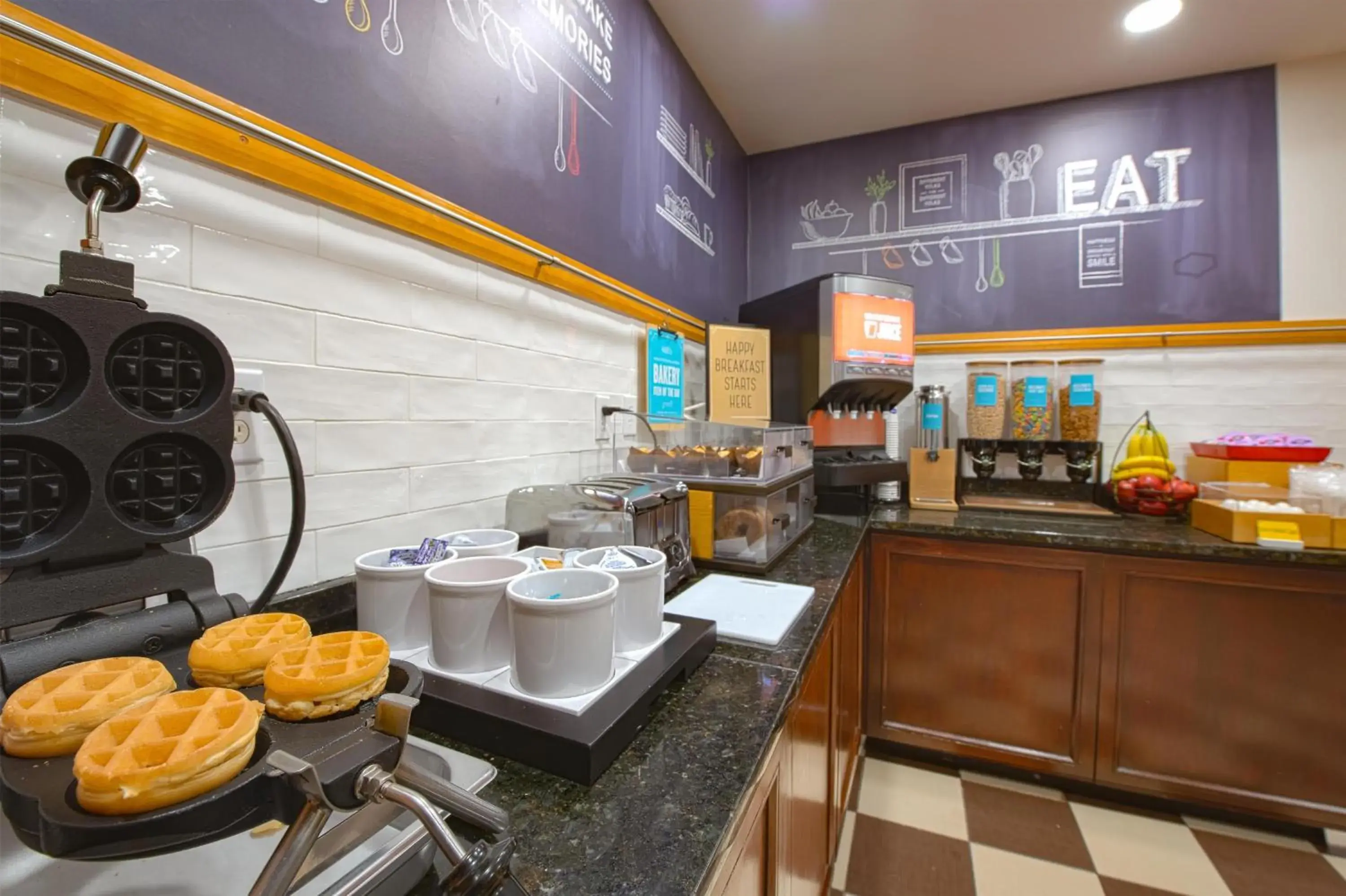 Breakfast in Hampton Inn Newport News-Yorktown Breakfast in Hampton Inn Newport News-Yorktown