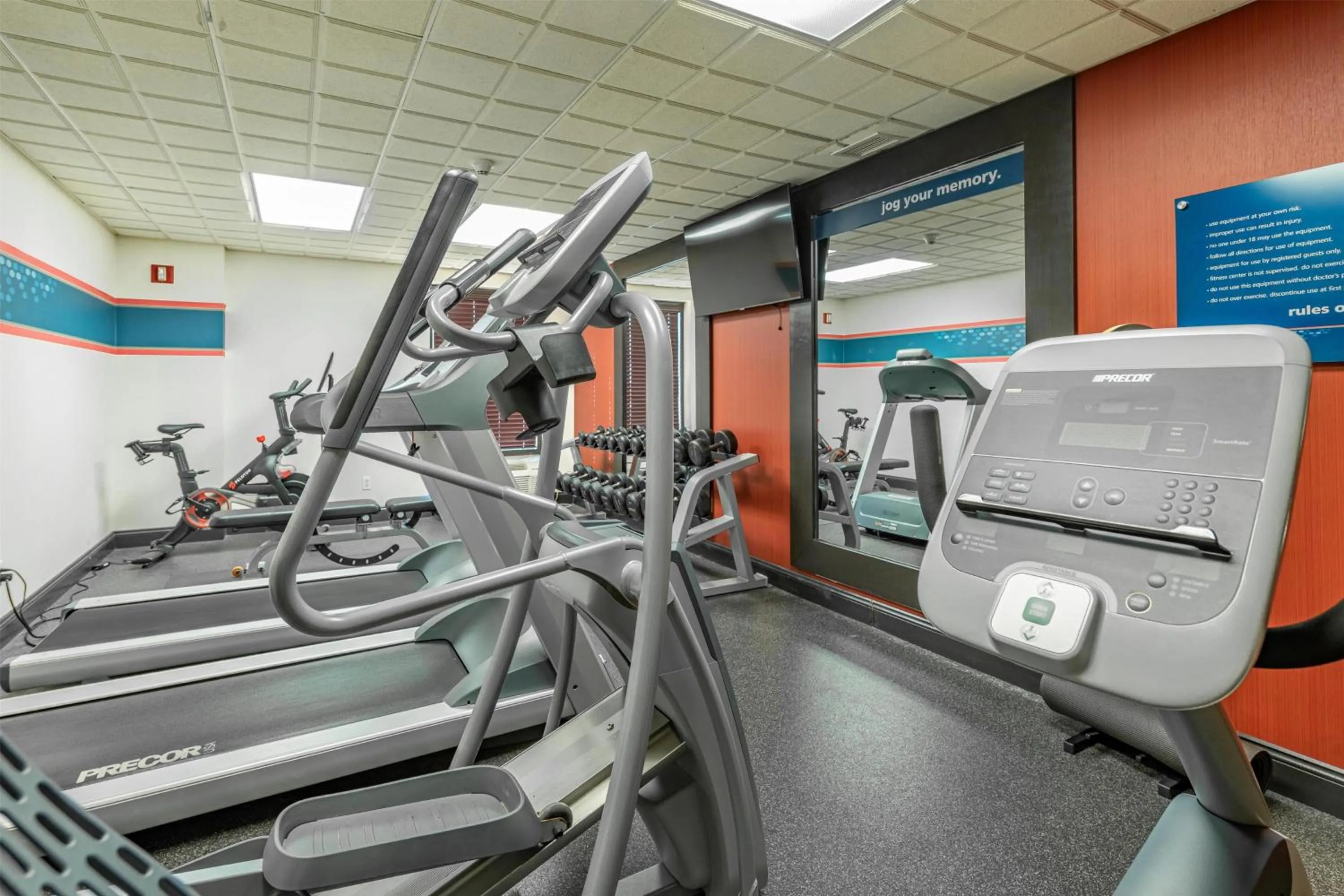Fitness centre/facilities in Hampton Inn Newport News-Yorktown