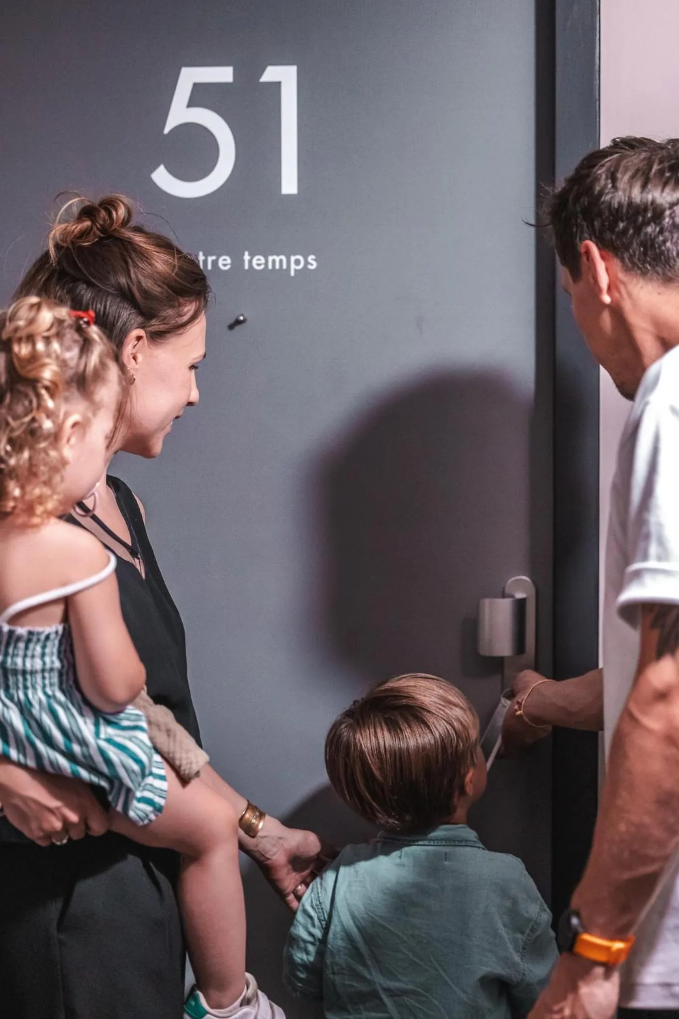 Bedroom in L'Ermitage Hôtel Cuisine-À-Manger