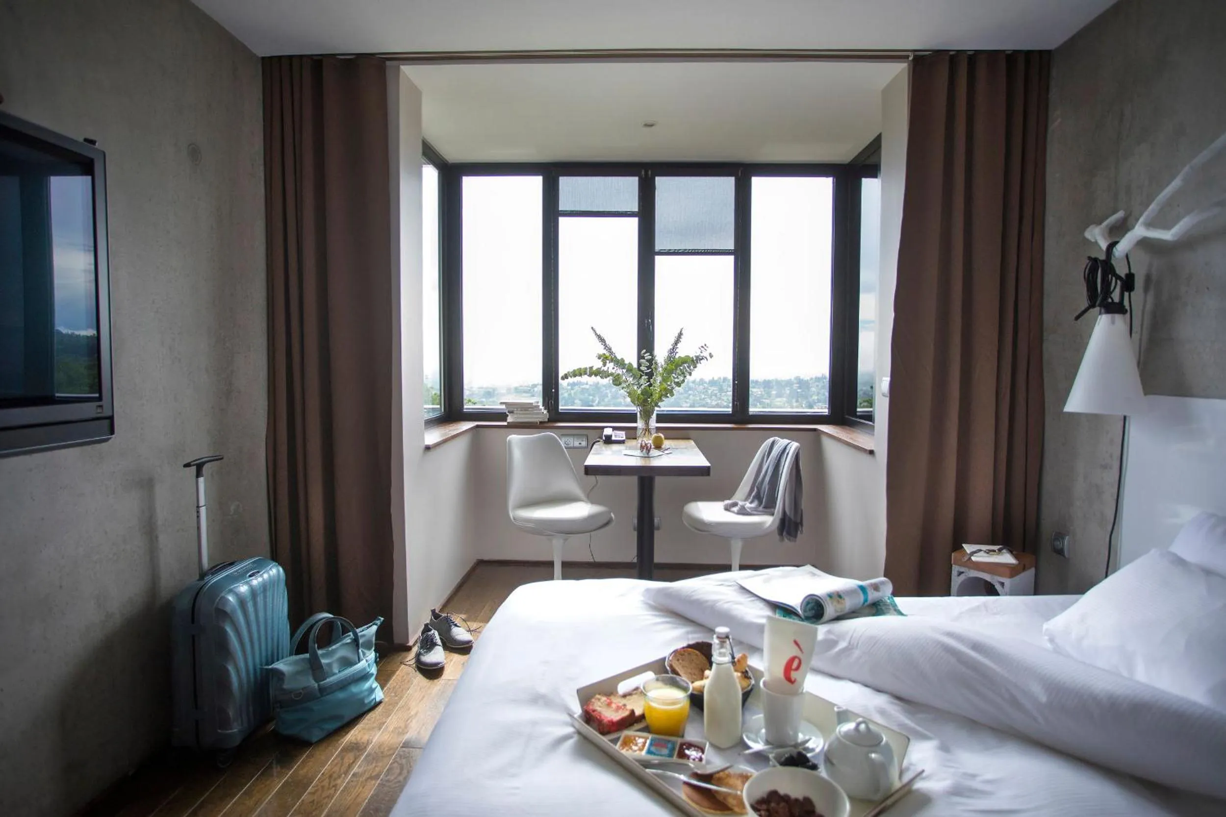 Bed in L'Ermitage Hôtel Cuisine-À-Manger