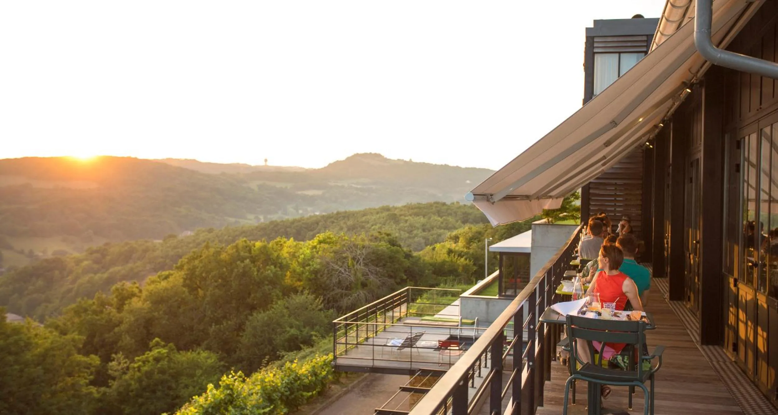 Restaurant/places to eat in L'Ermitage Hôtel Cuisine-À-Manger