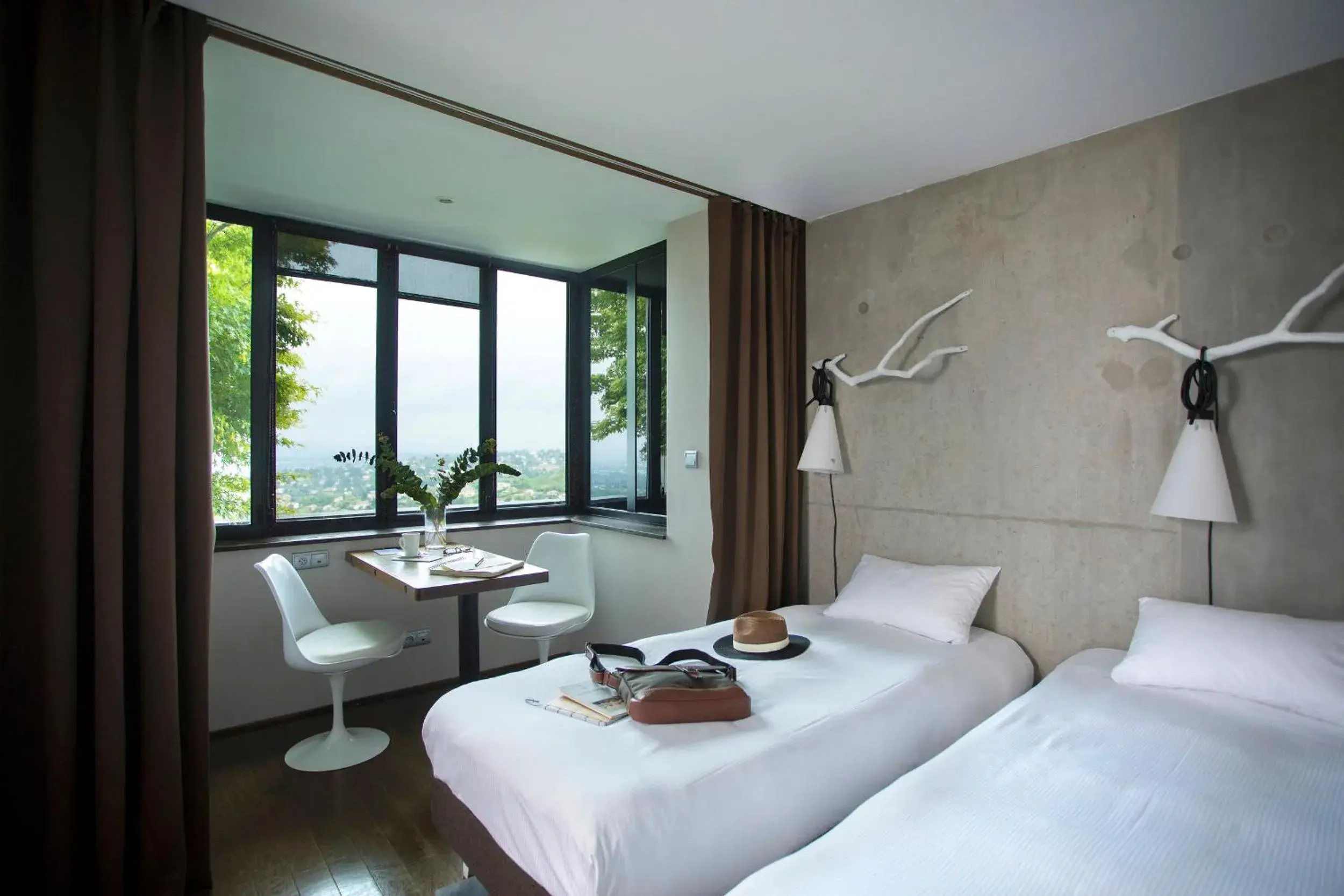 Apartment up until 4 Adults - Wellness Center Access Included in L'Ermitage Hôtel Cuisine-À-Manger Apartment up until 4 Adults - Wellness Center Access Included in L'Ermitage Hôtel Cuisine-À-Manger