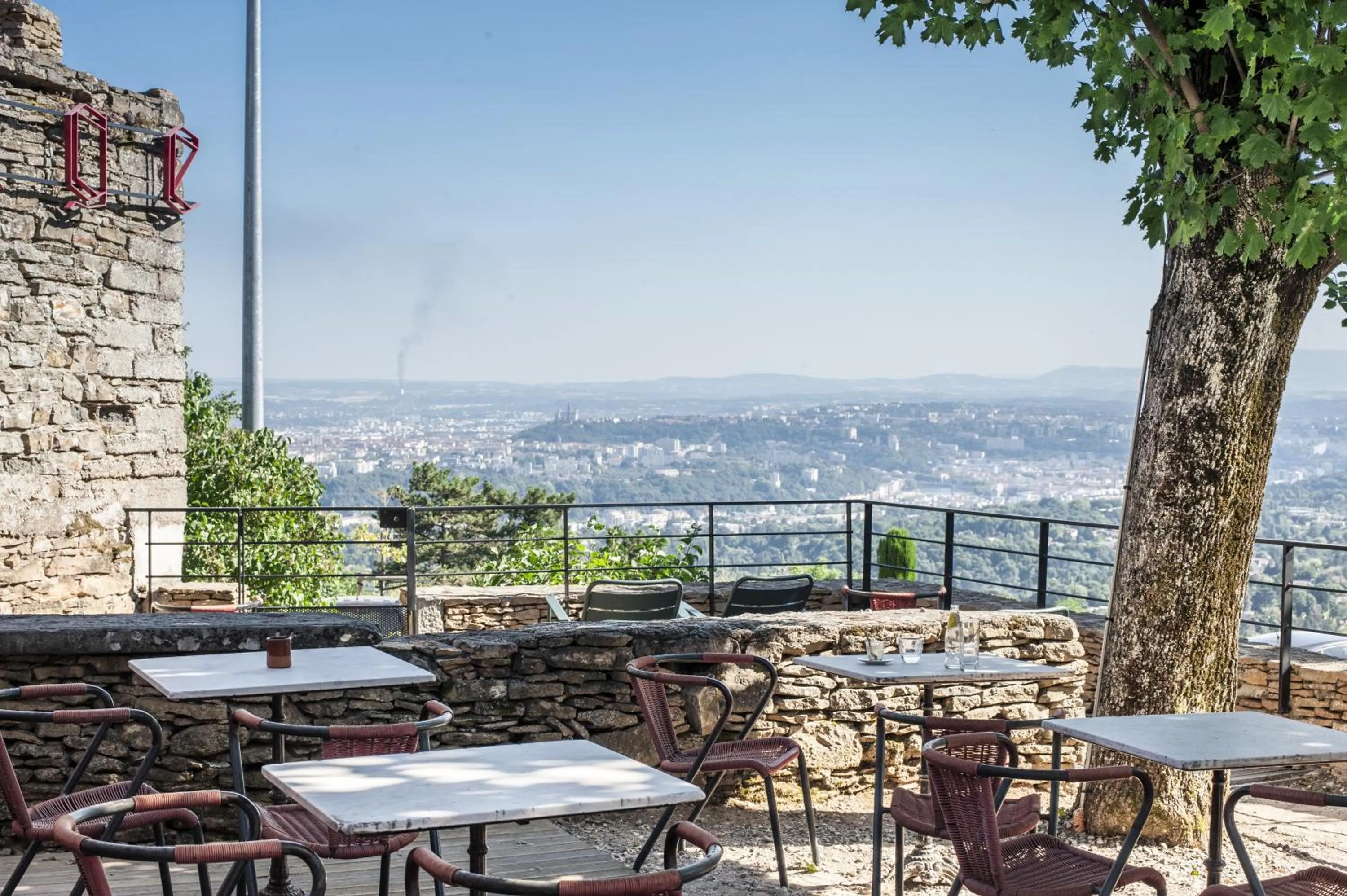 Day in L'Ermitage Hôtel Cuisine-À-Manger