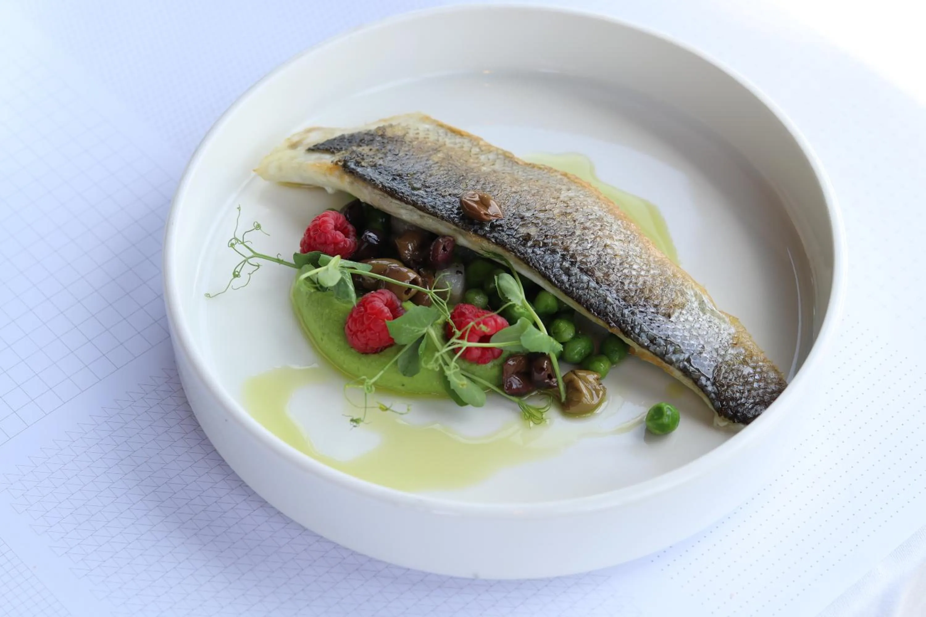 kitchen in L'Ermitage Hôtel Cuisine-À-Manger