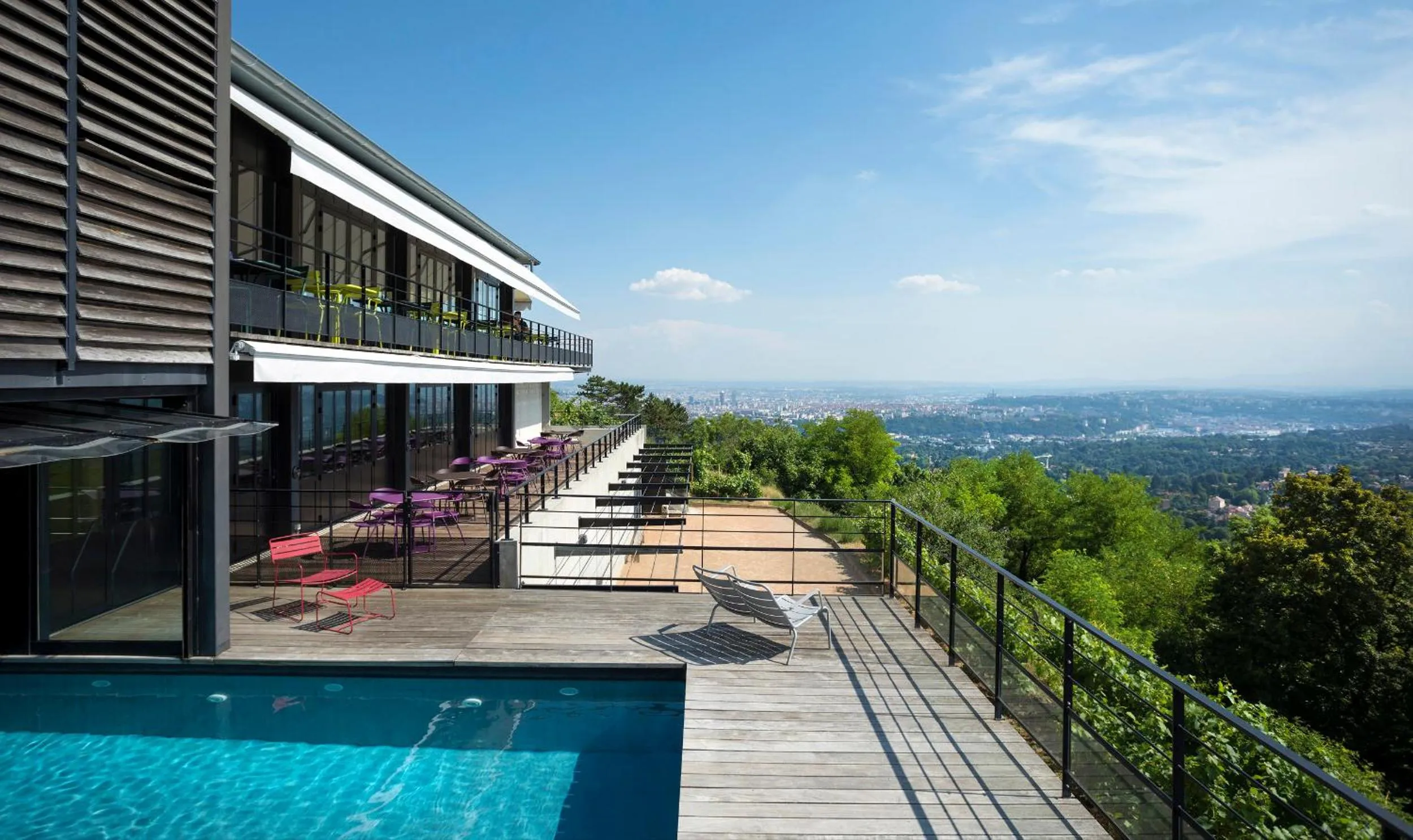 Property building in L'Ermitage Hôtel Cuisine-À-Manger