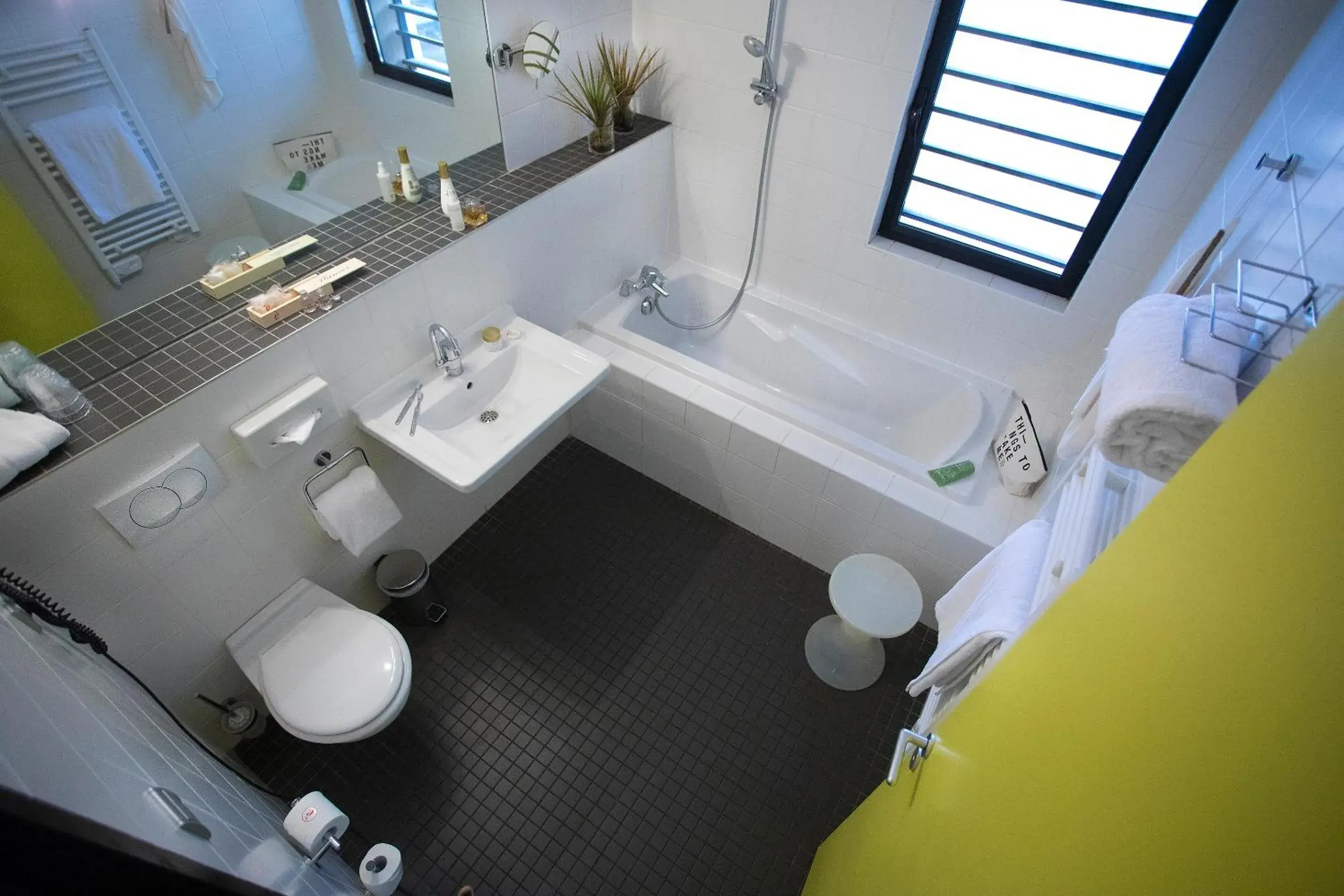 Marronniers Double Room - Wellness Center Access Included in L'Ermitage Hôtel Cuisine-À-Manger Marronniers Double Room - Wellness Center Access Included in L'Ermitage Hôtel Cuisine-À-Manger