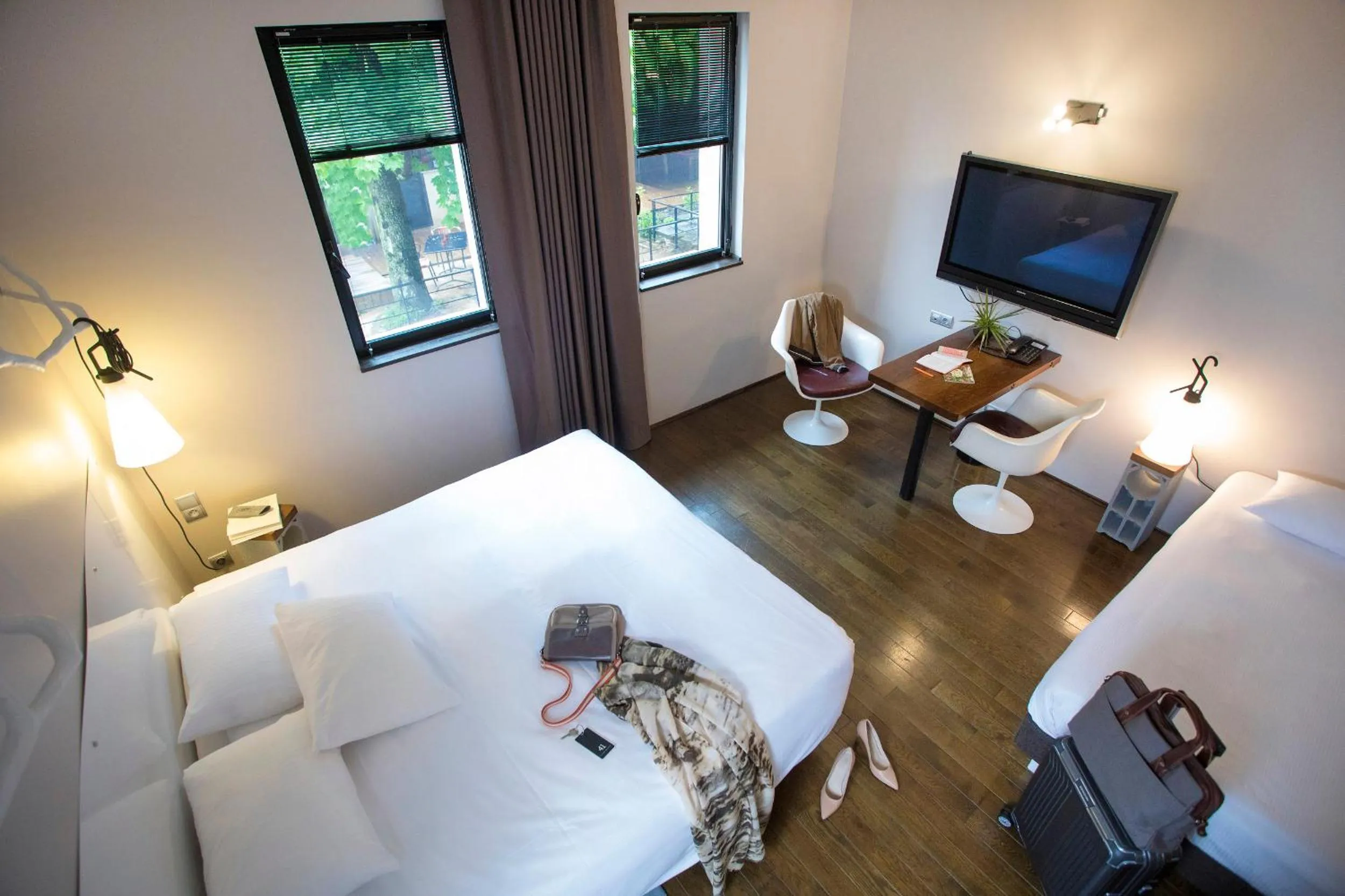 Day, Bed in L'Ermitage Hôtel Cuisine-À-Manger