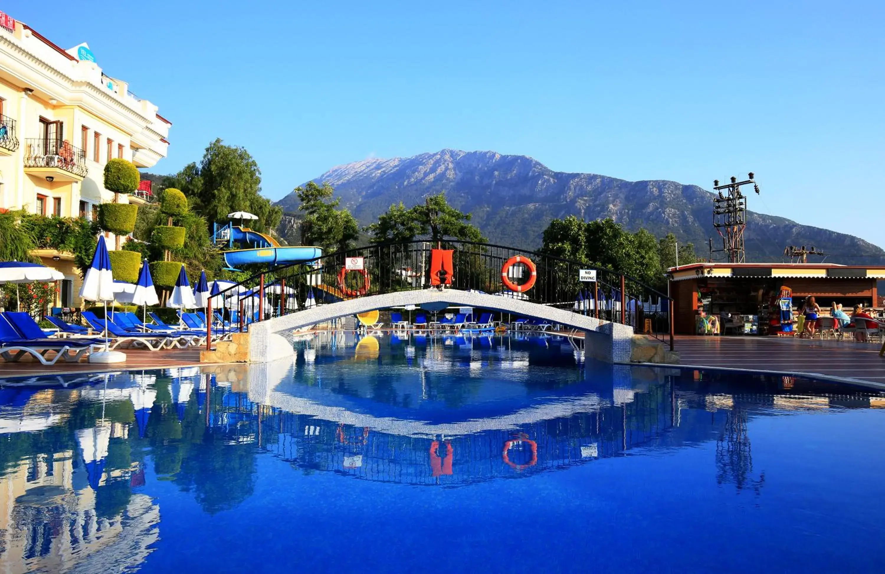 Swimming pool in Yel Holiday Resort Swimming pool in Yel Holiday Resort