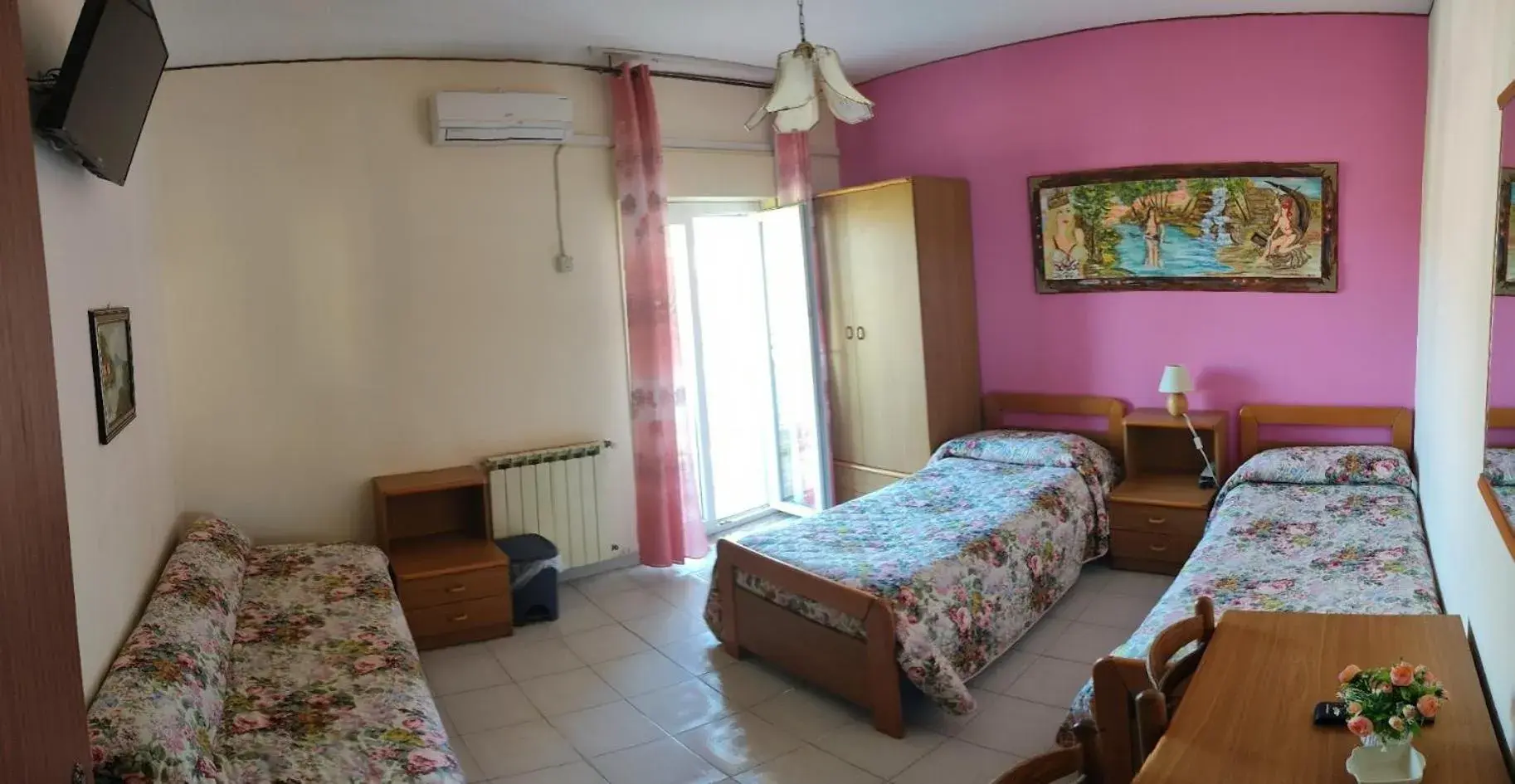 Double or Twin Room with Extra Bed in Hotel Eliseo Double or Twin Room with Extra Bed in Hotel Eliseo