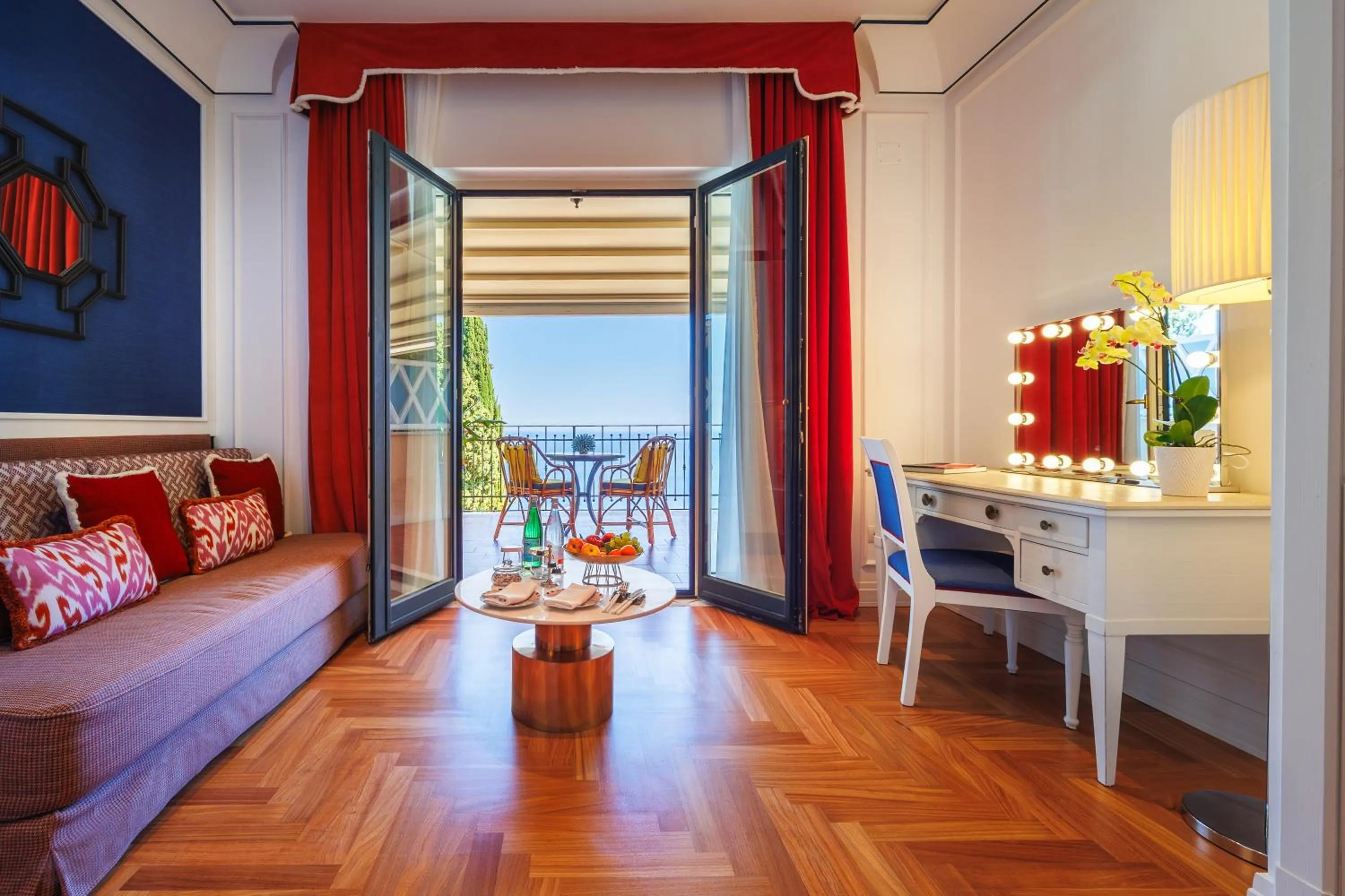 Living room in Grand Hotel San Pietro Taormina