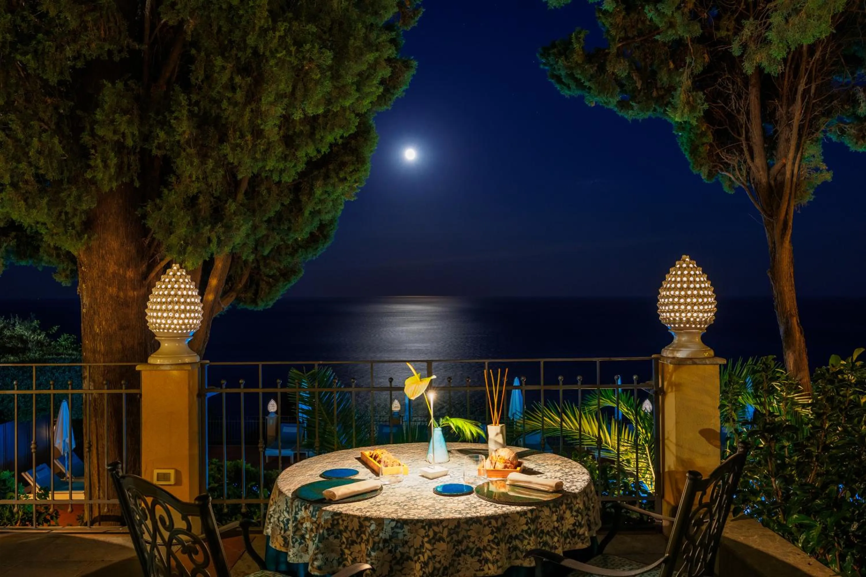 Restaurant/places to eat in Grand Hotel San Pietro Taormina