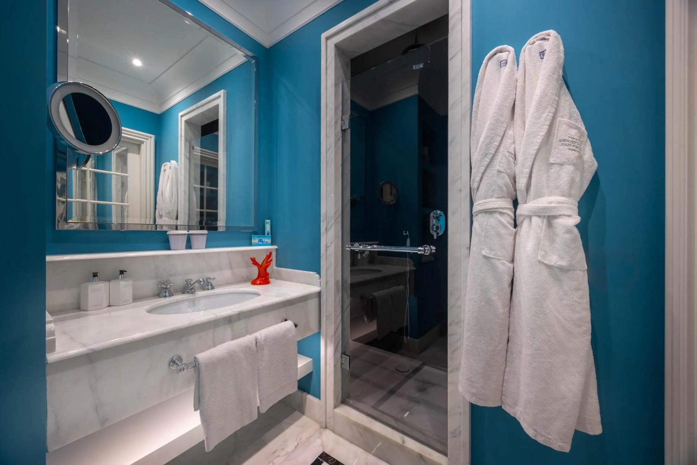 Shower in Grand Hotel San Pietro Taormina