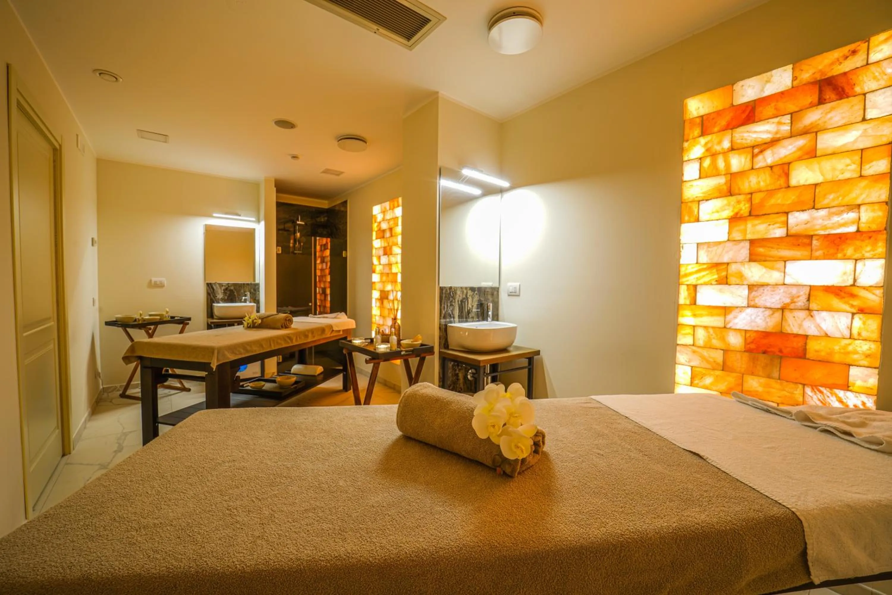 Massage, Bed in Grand Hotel San Pietro Taormina