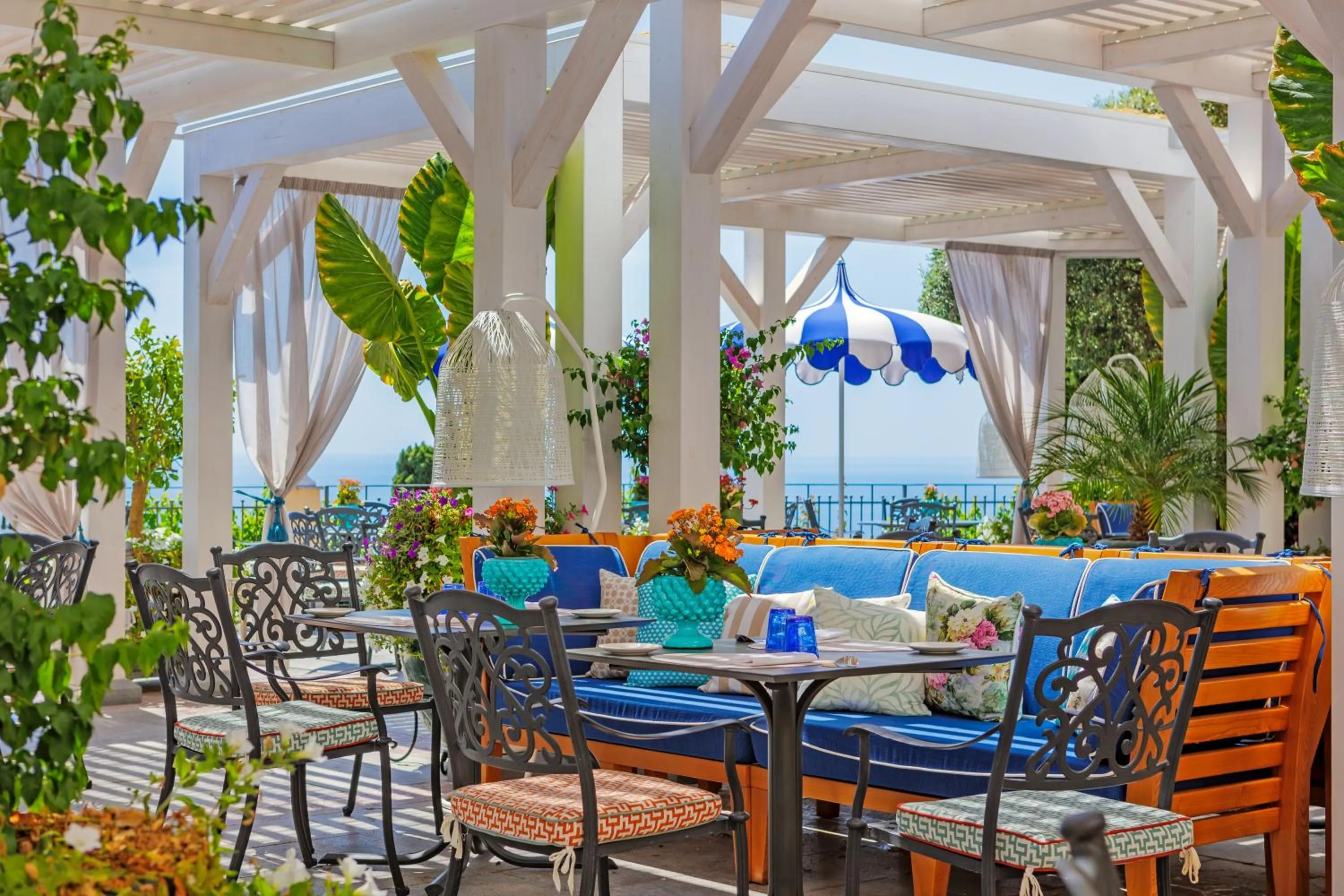 Restaurant/places to eat in Grand Hotel San Pietro Taormina