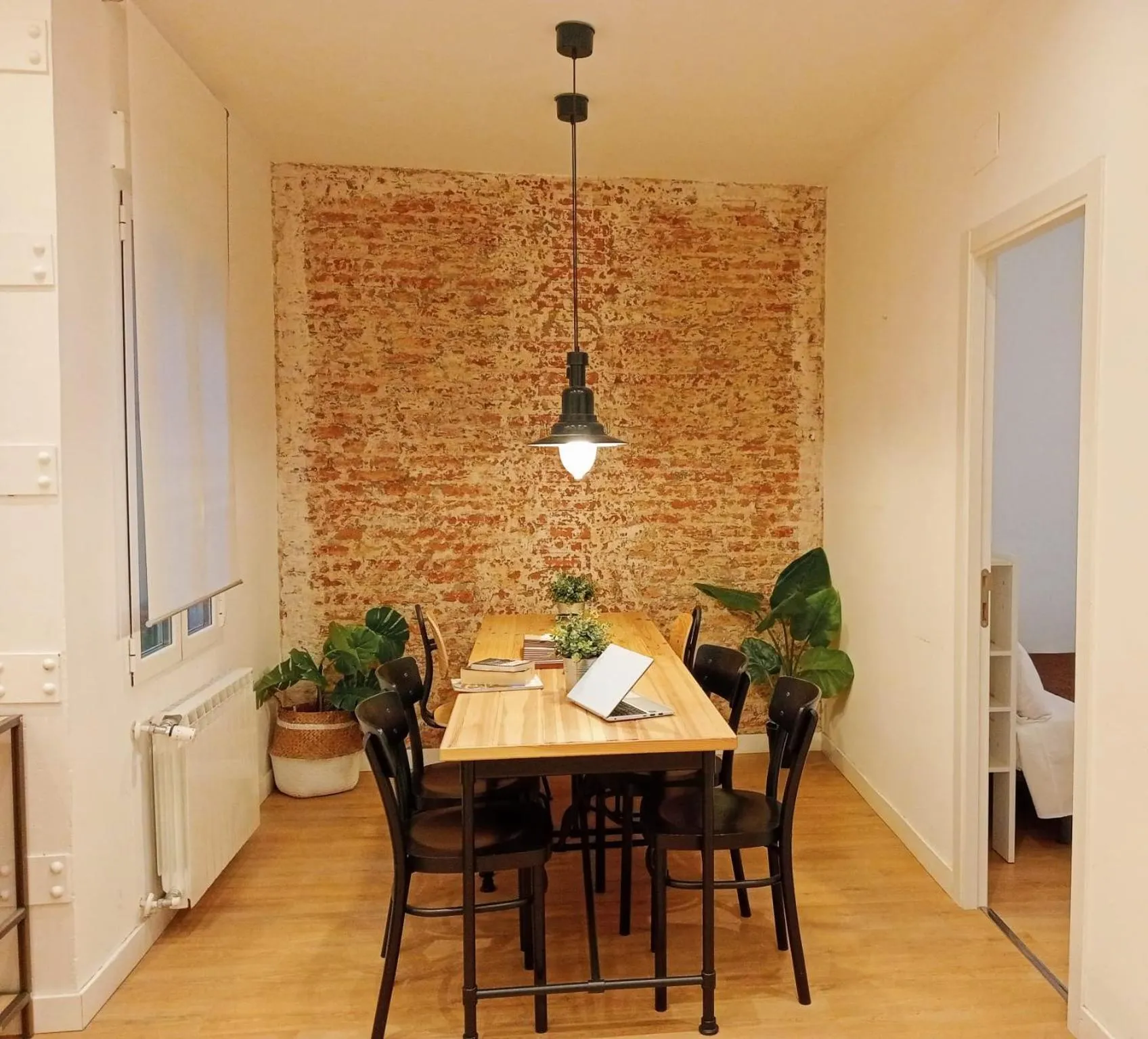 Communal lounge/ TV room in Far Home Plaza Mayor