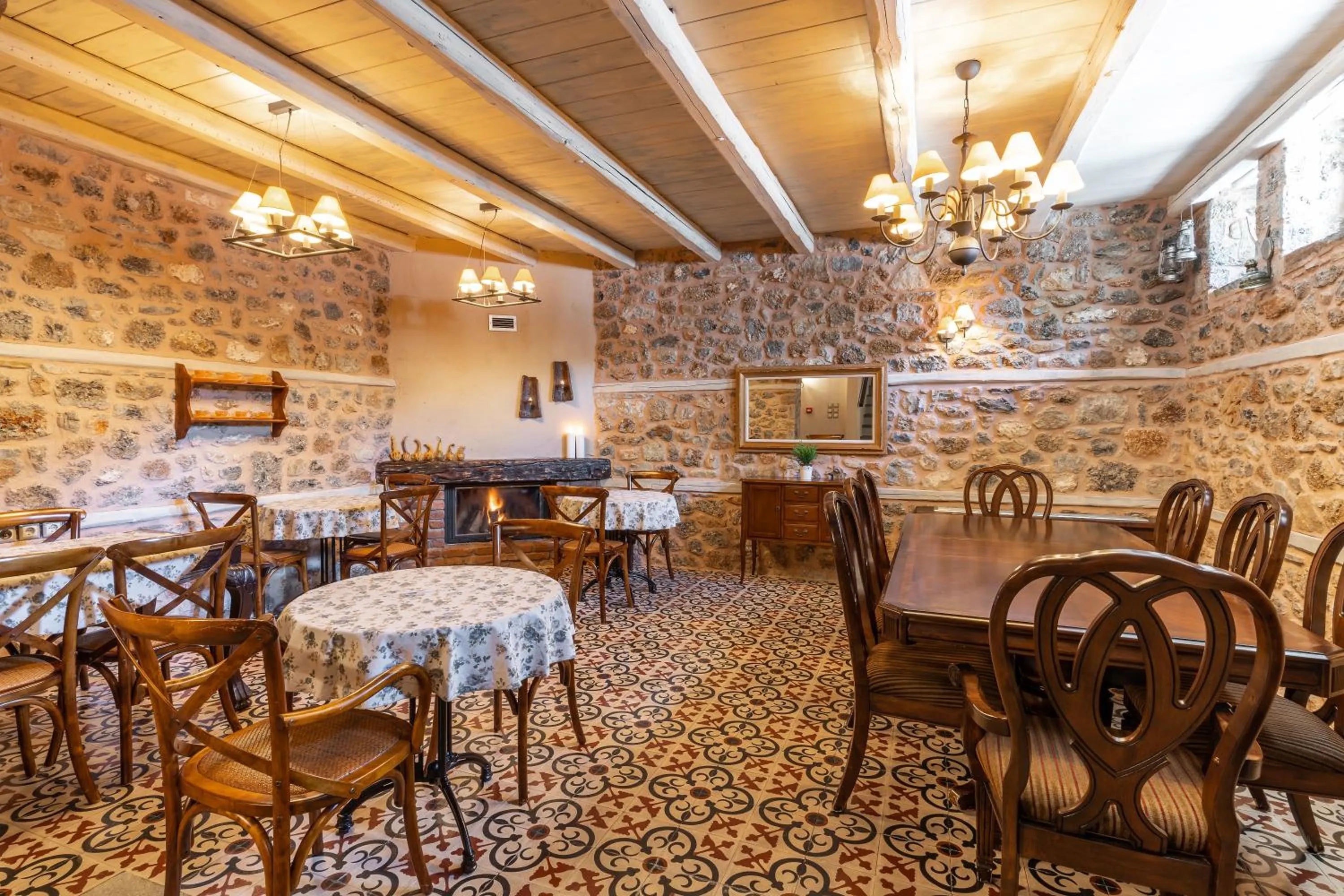 Dining area in Palio Litochoro The Countryside Lodge