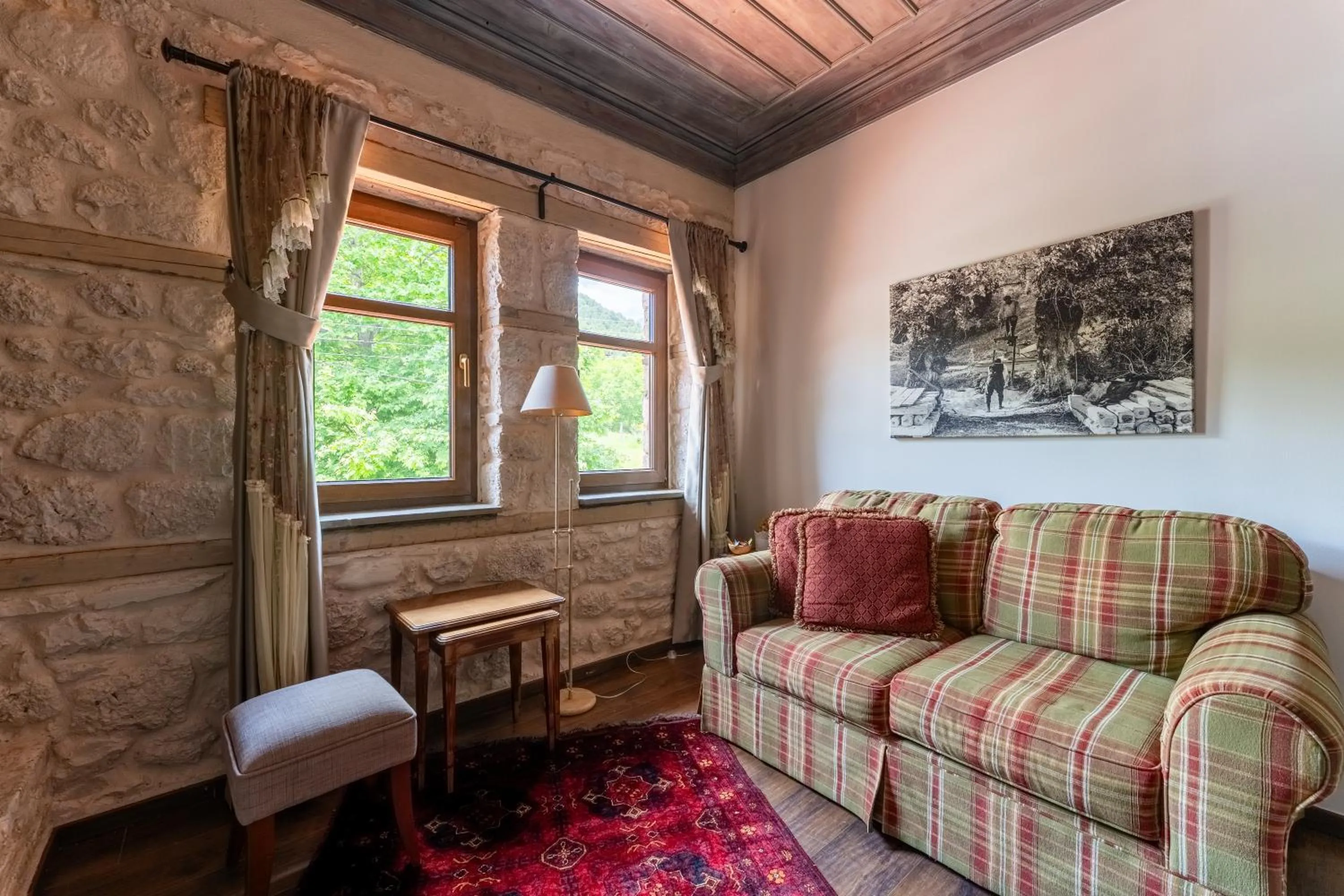 Photo of the whole room in Palio Litochoro The Countryside Lodge